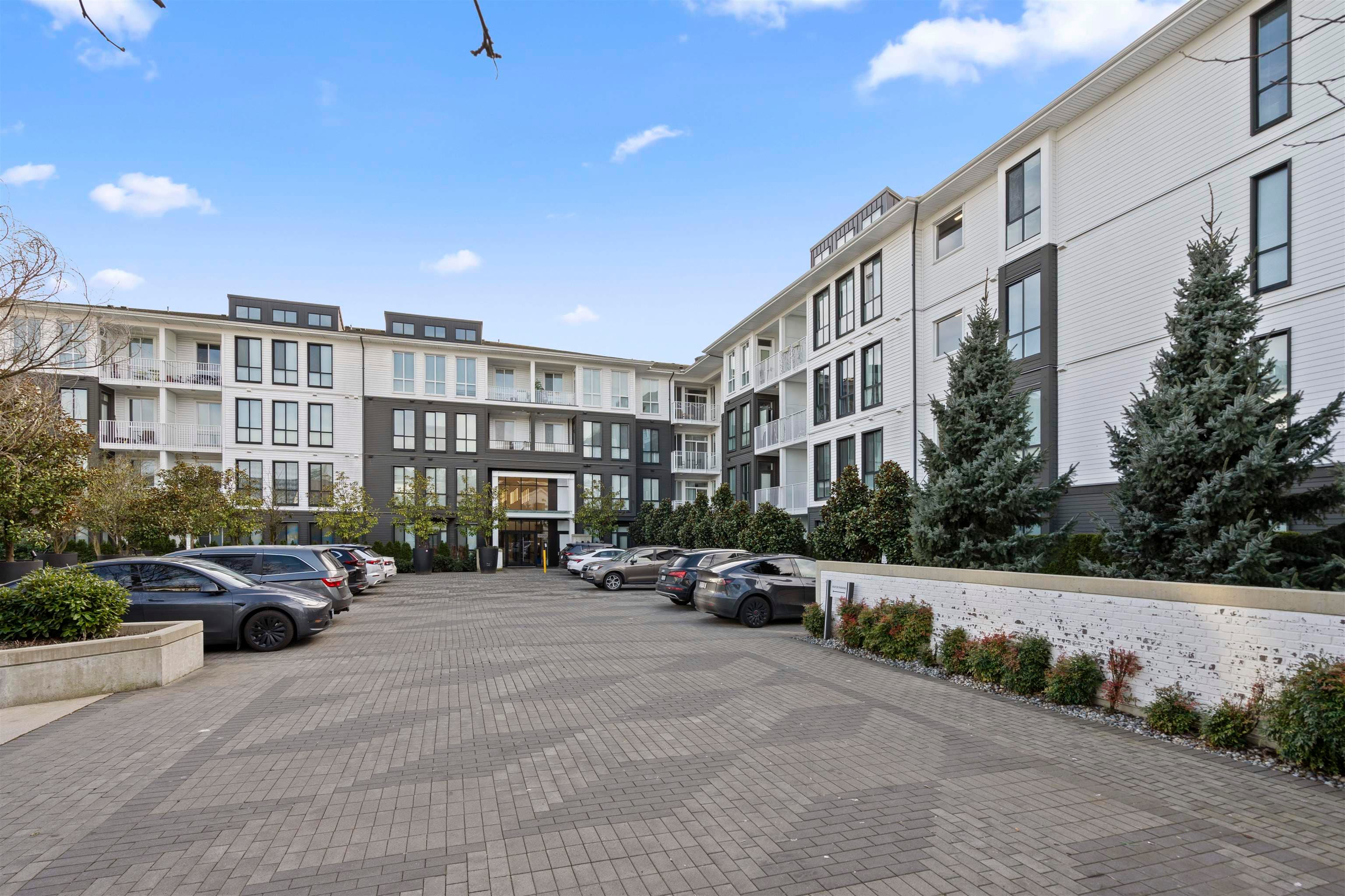 409 - 14968 101a Avenue, Surrey, V3R 0E8 — photo 4