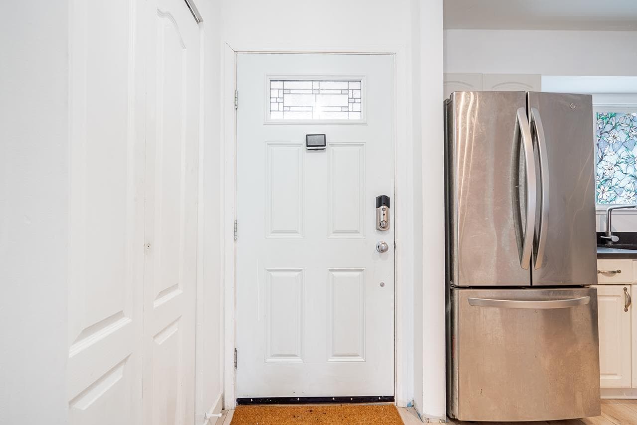 6043 W Greenside Drive, Surrey, V3S 5M8 — photo 3