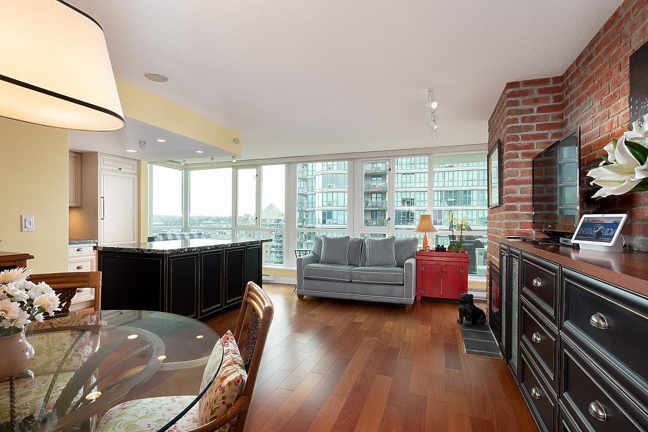 1604 - 120 Milross Avenue, Vancouver, V6A 4K7 — photo 2
