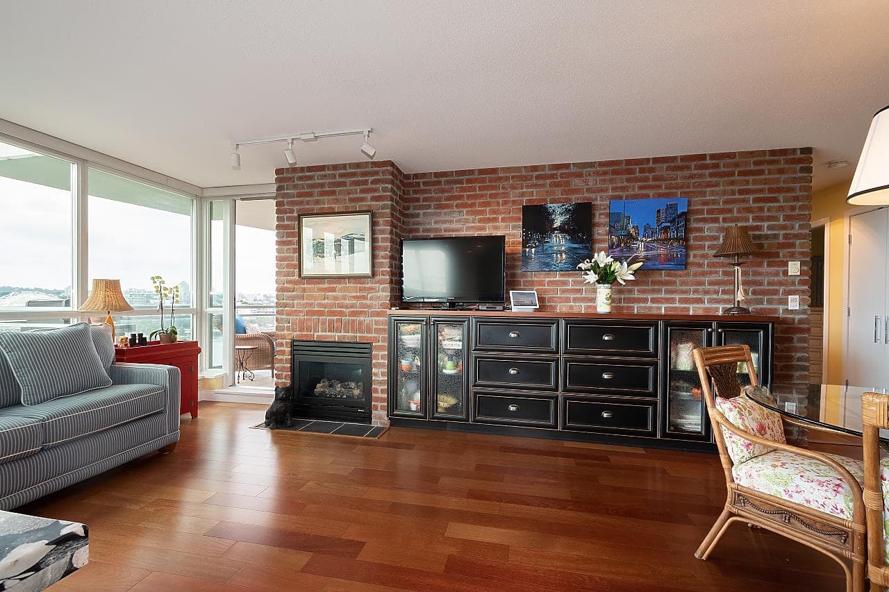 1604 - 120 Milross Avenue, Vancouver, V6A 4K7 — photo 3