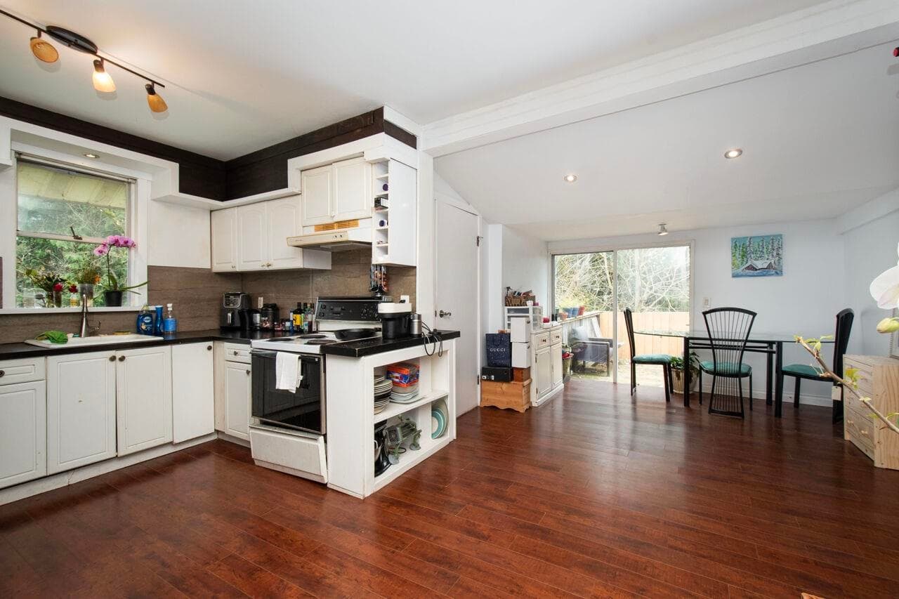 341 W 19th Street, North Vancouver, V7M 1X7 — photo 2