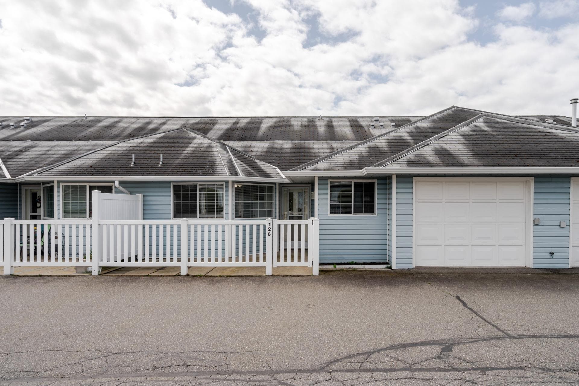 126 - 1450 Mccallum Road, Abbotsford, V2S 8A5 — photo 1
