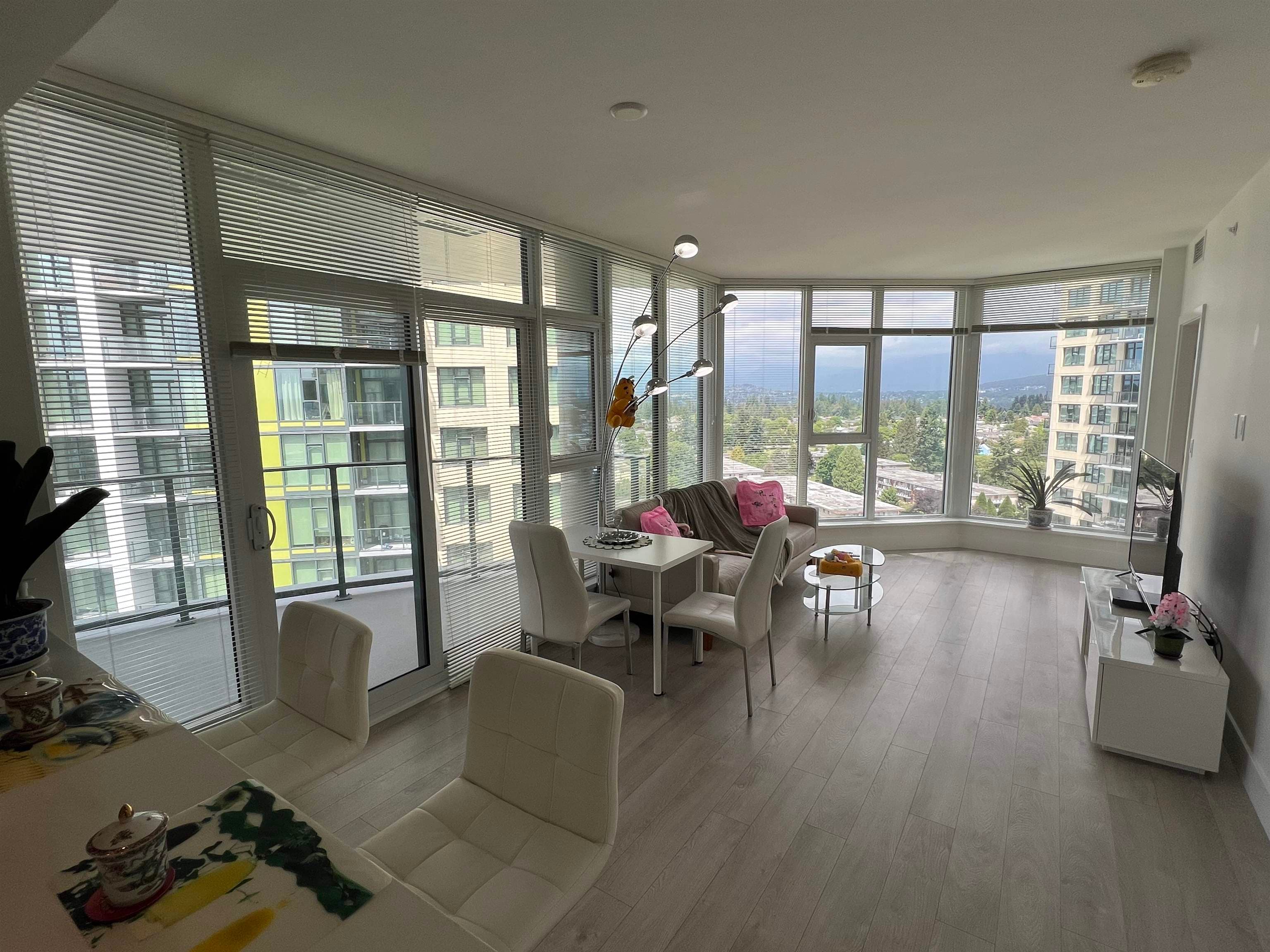 1702 - 7388 Kingsway Avenue, Burnaby, V3N 0G9 — photo 4