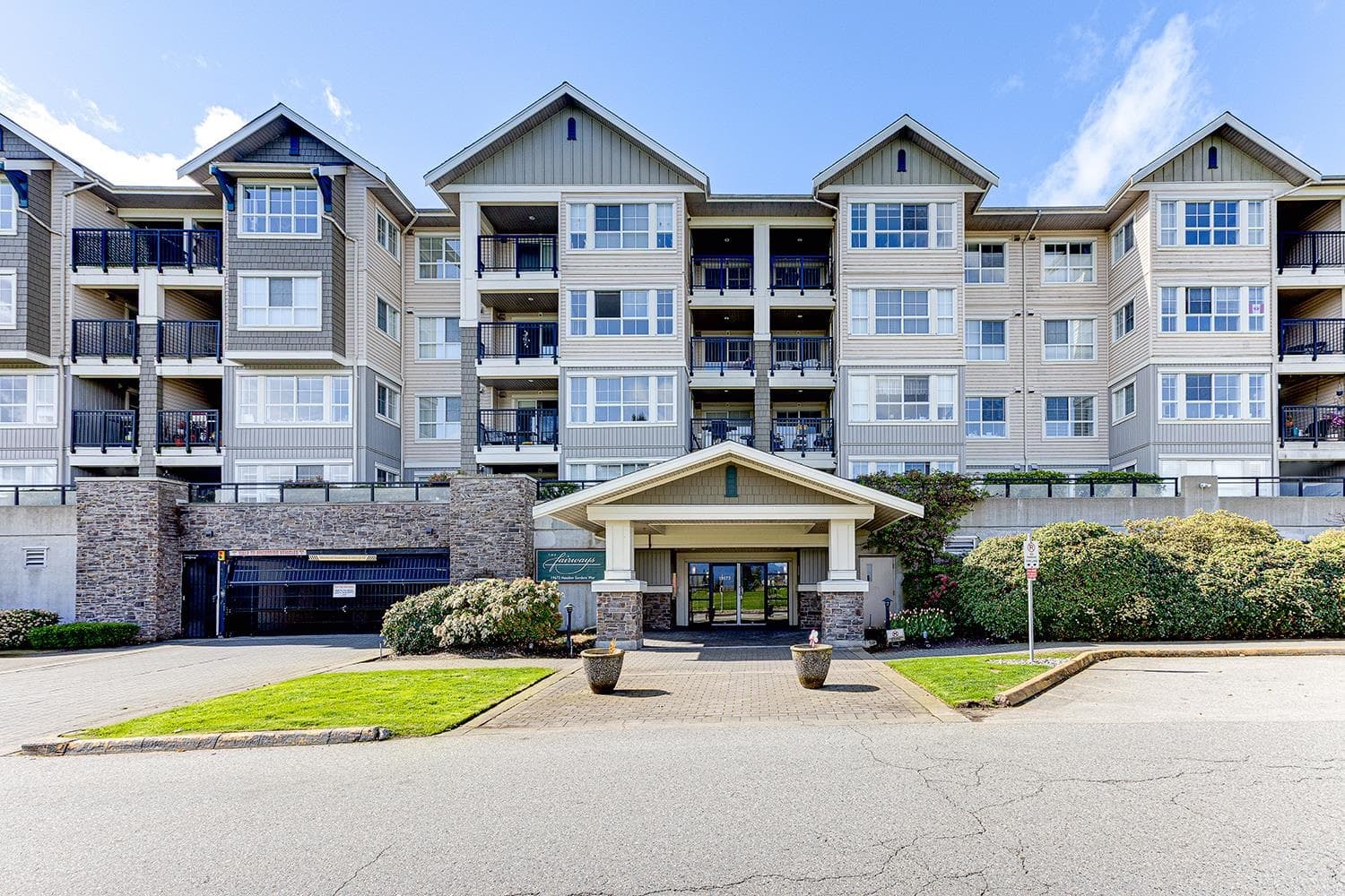 405 - 19673 Meadow Gardens Way, Pitt Meadows, V3Y 0A1 — photo 1