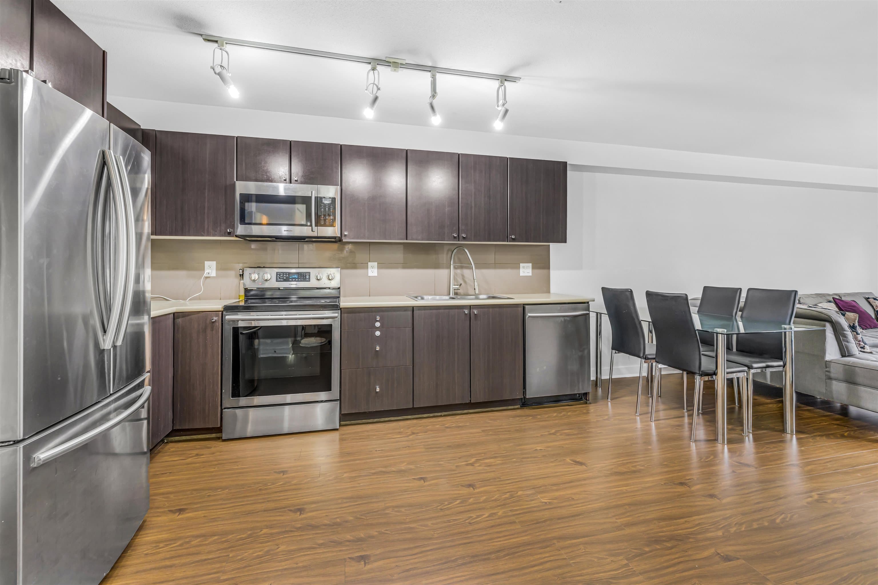 202 - 13740 75a Avenue, Surrey, V3W 0E8 — photo 3
