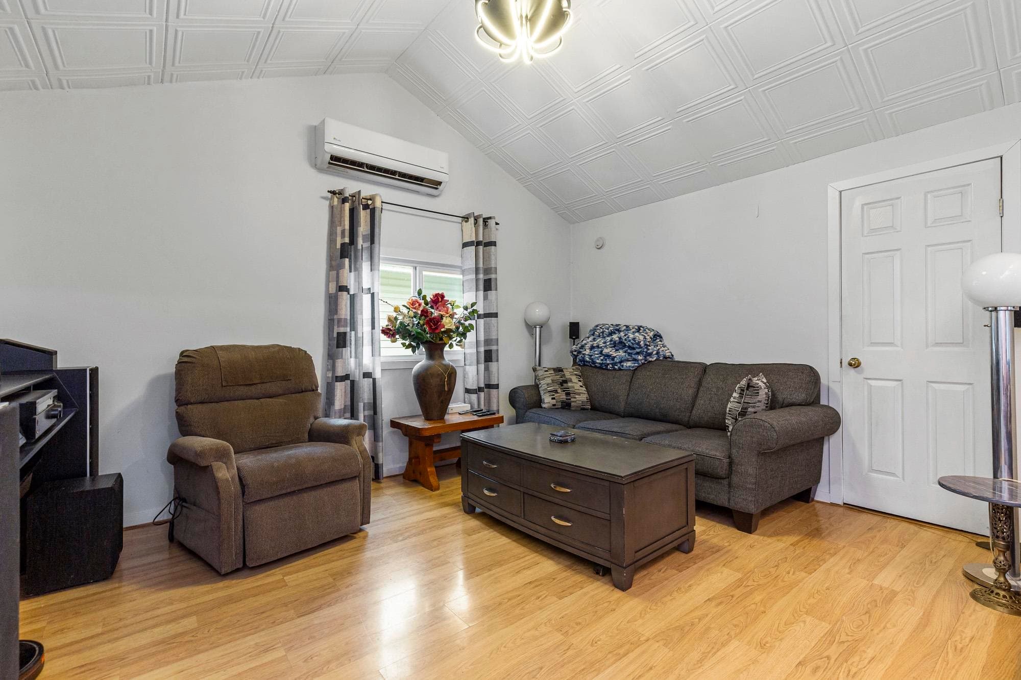 2082 Oakridge Crescent, Abbotsford, V2T 6A9 — photo 3