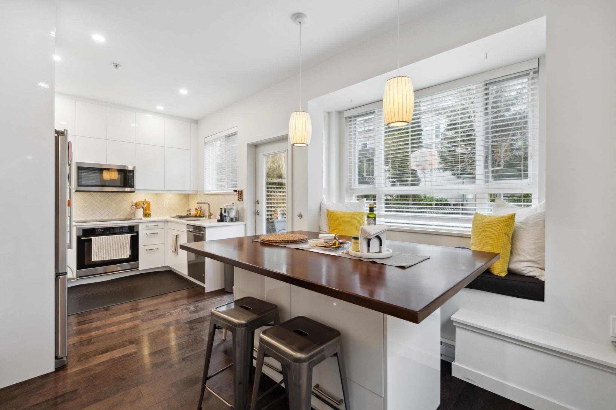 158 W 22nd Street, North Vancouver, V7M 1Z9 — photo 4