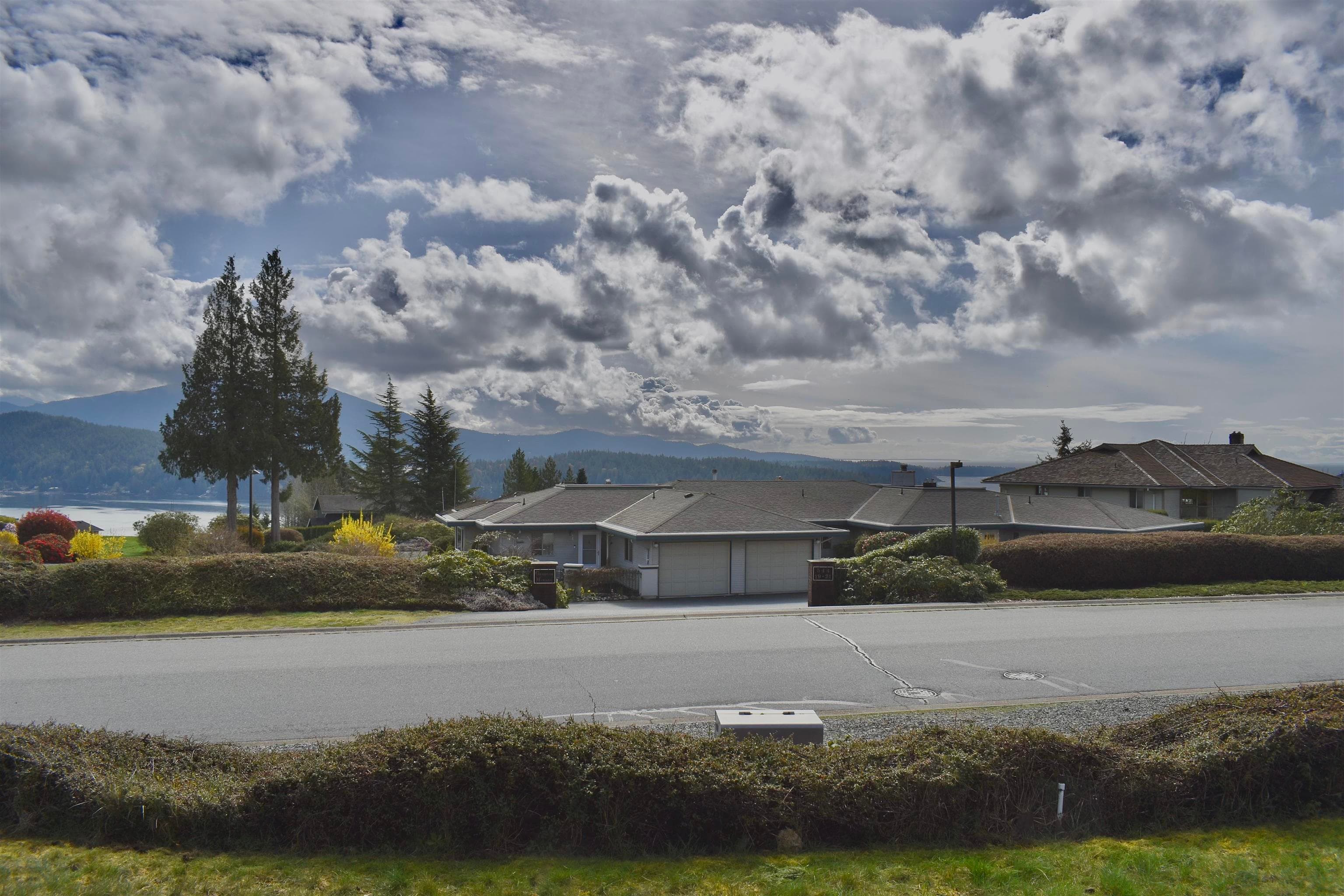 28 - 555 Eaglecrest Drive, Gibsons, V0N 1V8 — photo 2