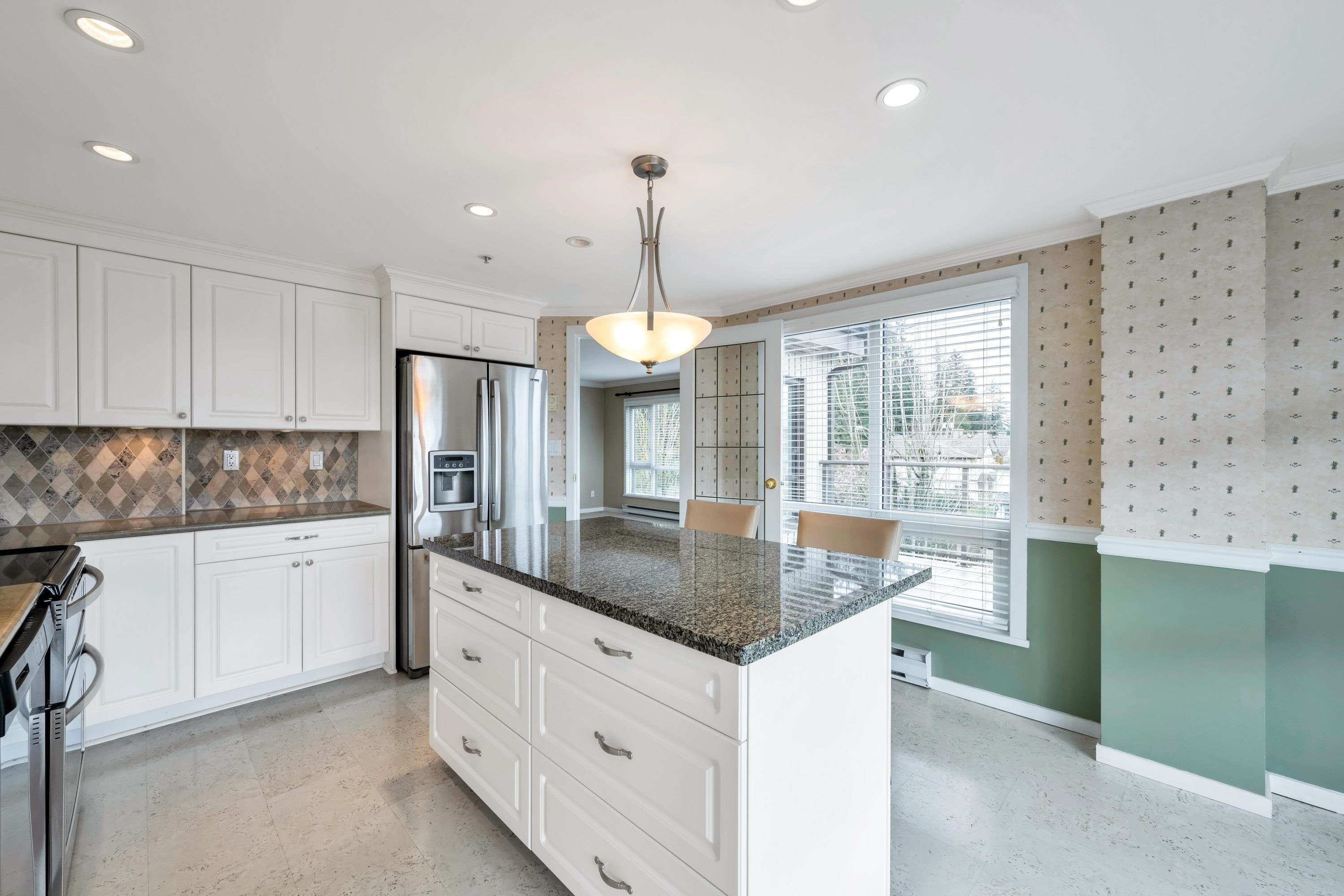 404 - 9978 148 Street, Surrey, V3R 0P9 — photo 4