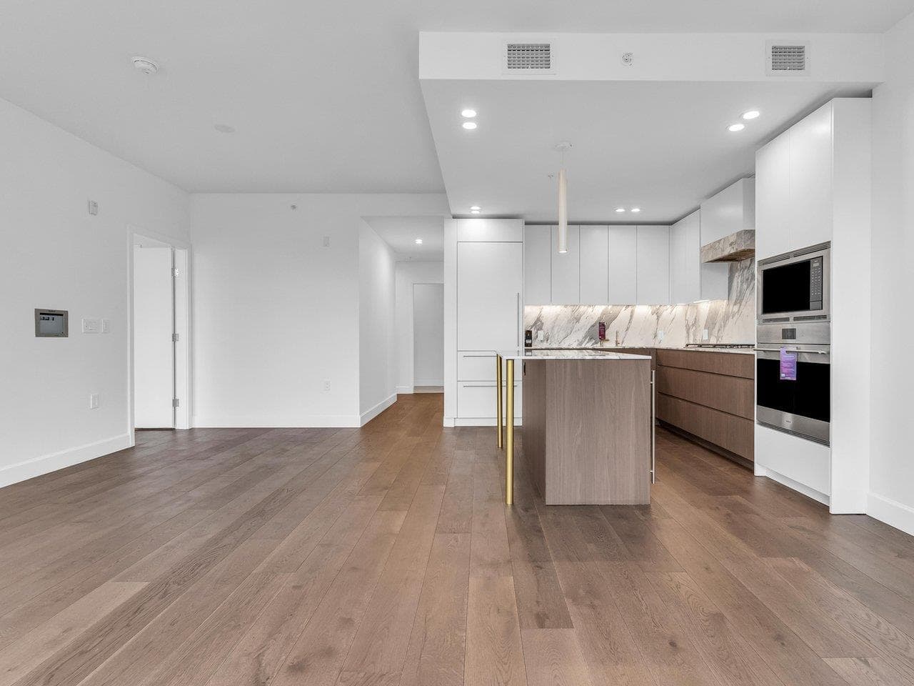 301 - 3668 W 10th Avenue, Vancouver, V6R 2G3 — photo 3