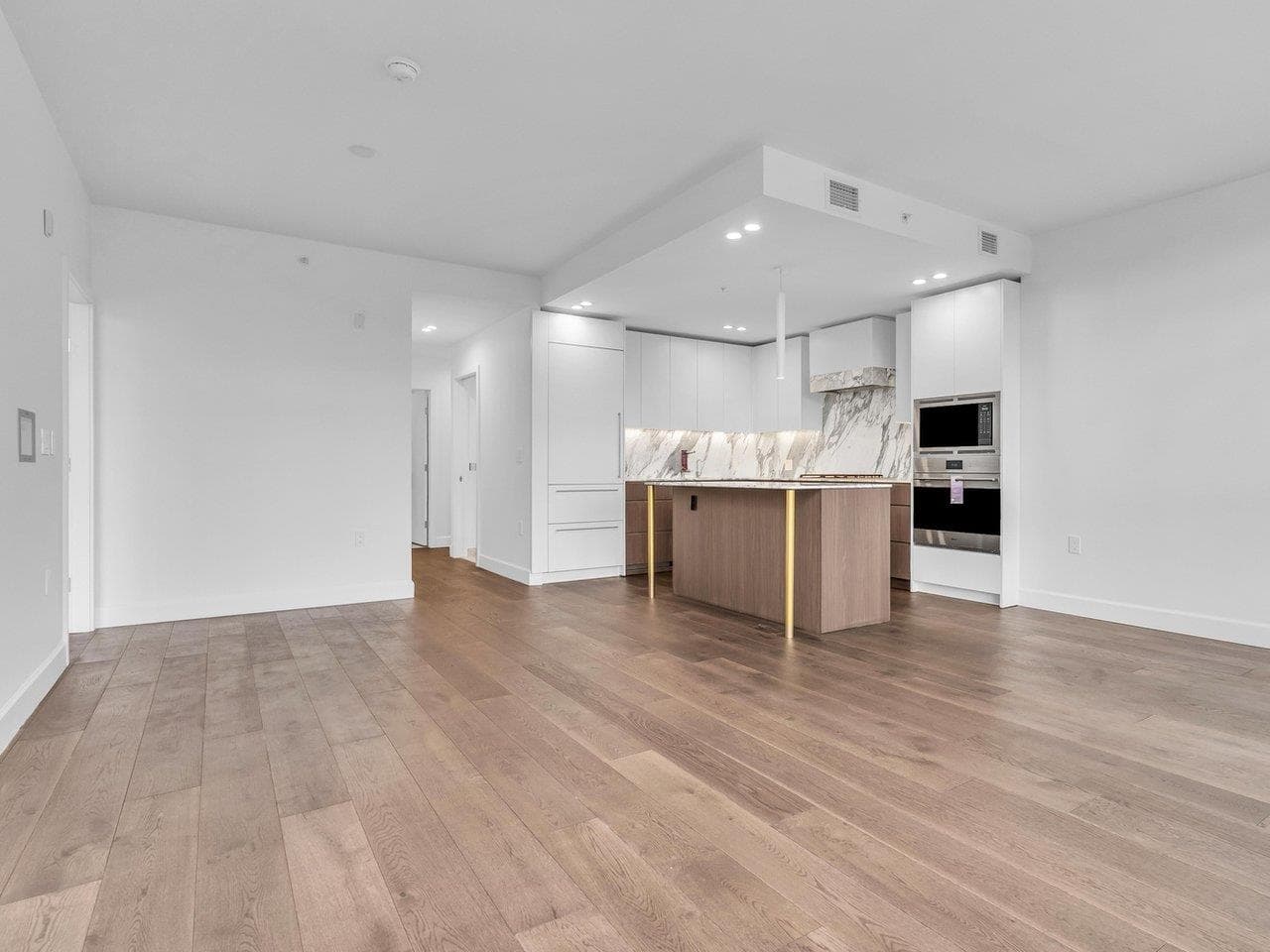 301 - 3668 W 10th Avenue, Vancouver, V6R 2G3 — photo 4