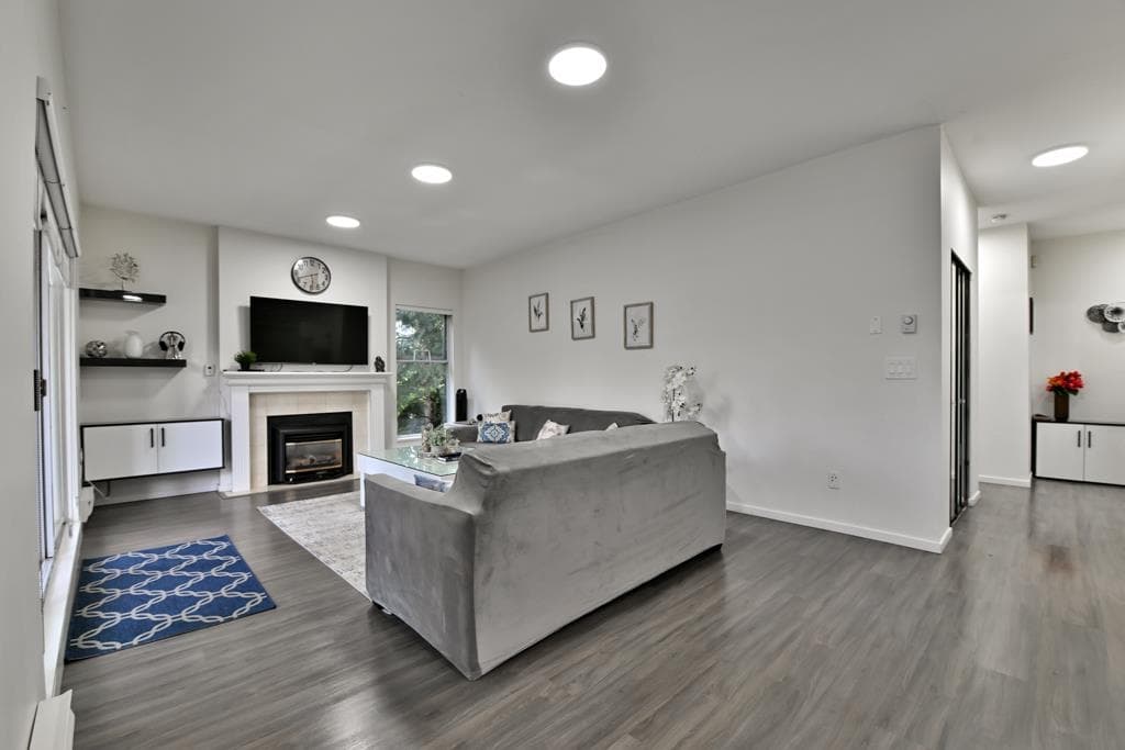 215 - 13918 72 Avenue, Surrey, V3W 0T4 — photo 2