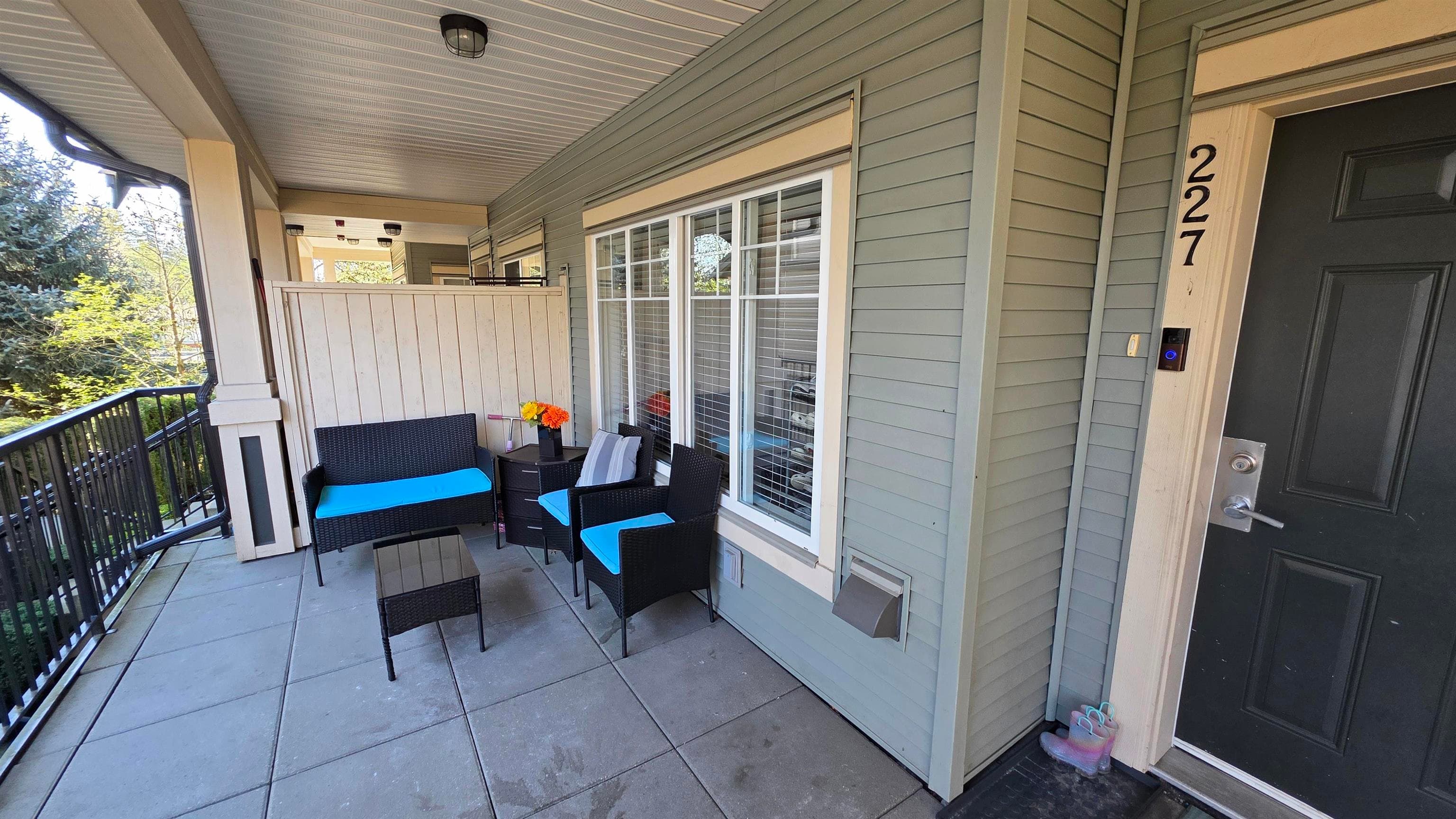 227 - 13958 108 Avenue, Surrey, V3T 0B4 — photo 2