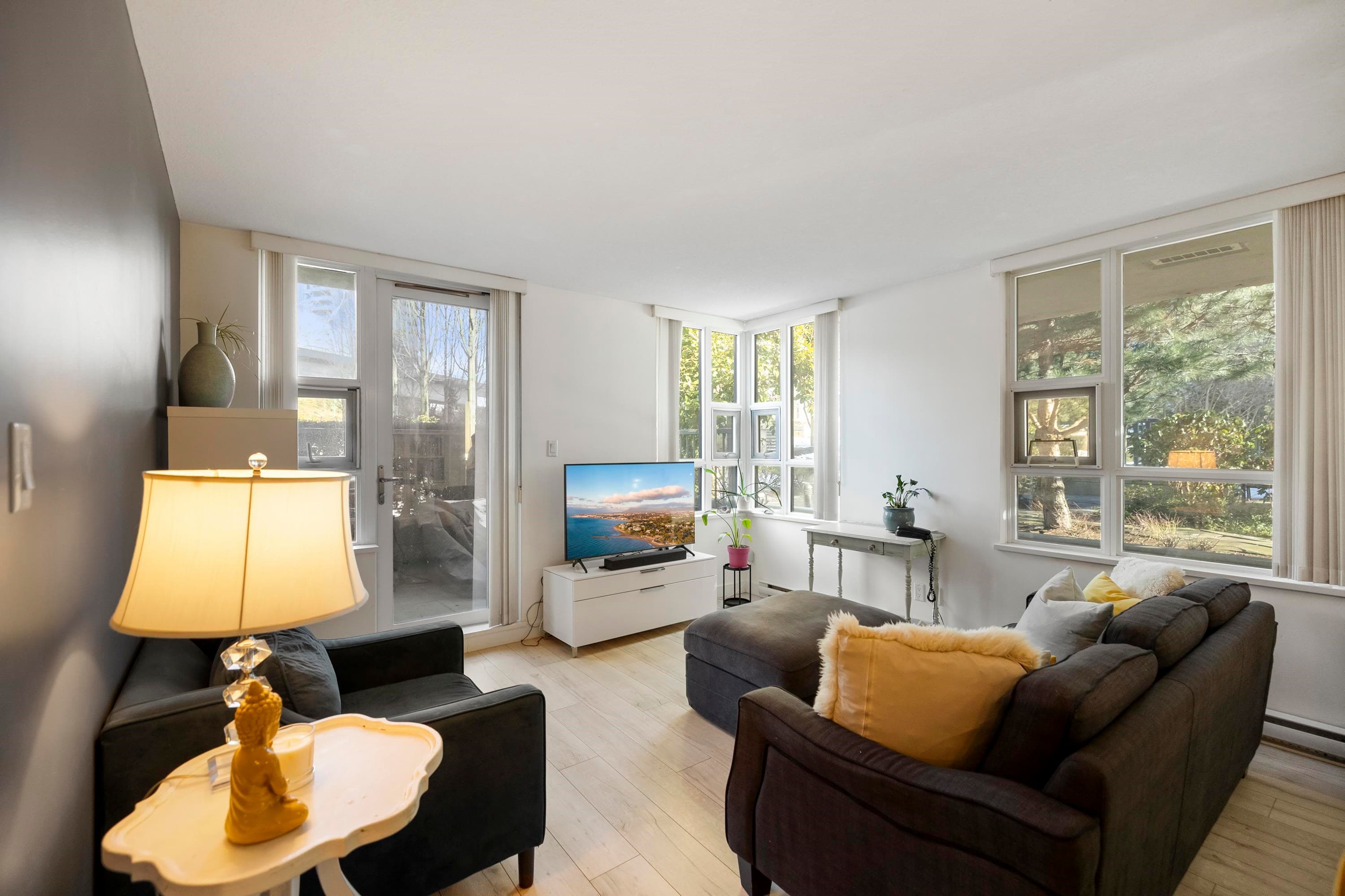 302 - 2200 Douglas Road, Burnaby, V5C 0G8 — photo 4