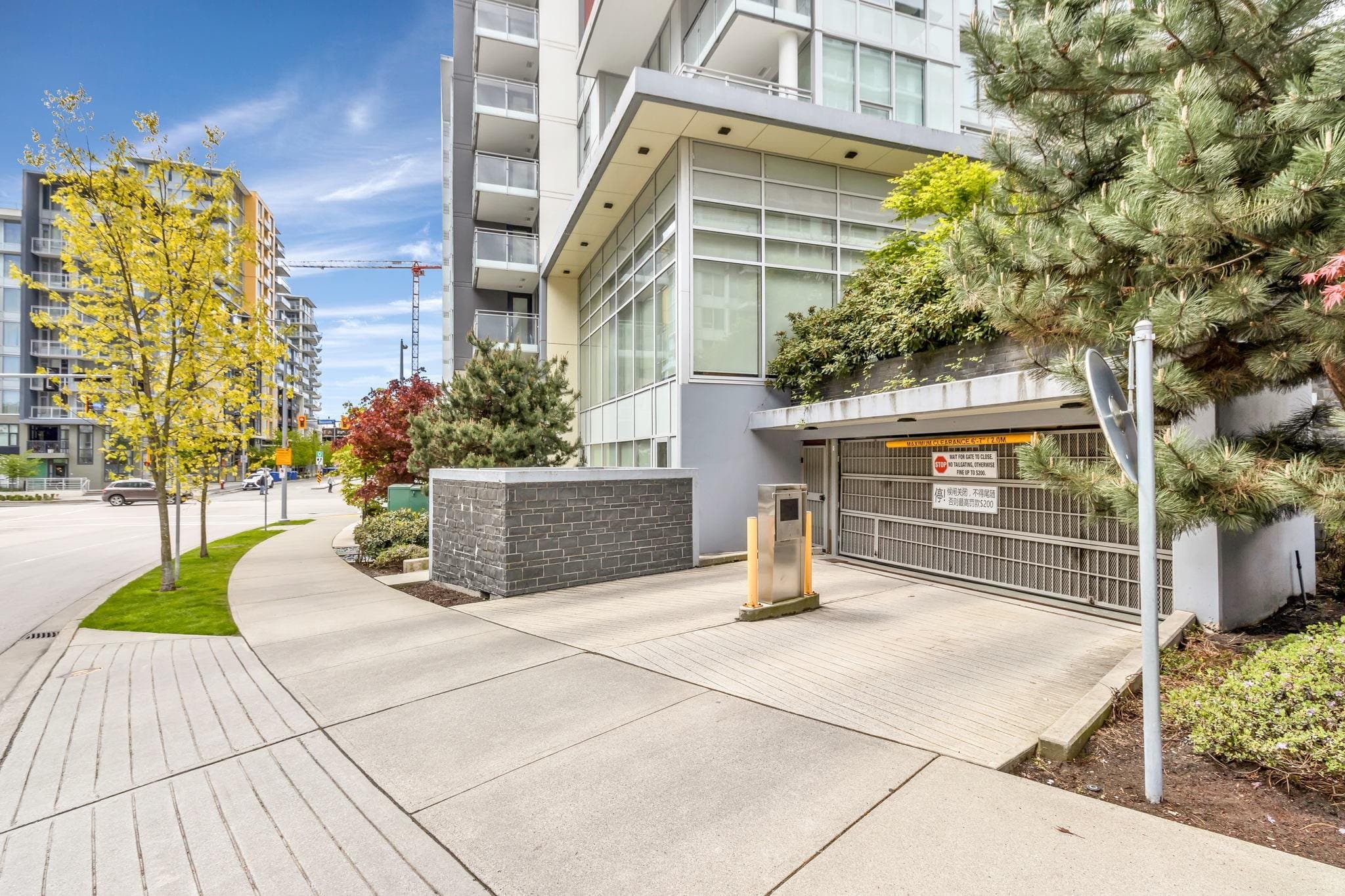 608 - 8833 Hazelbridge Way, Richmond, V6X 0N3 — photo 4
