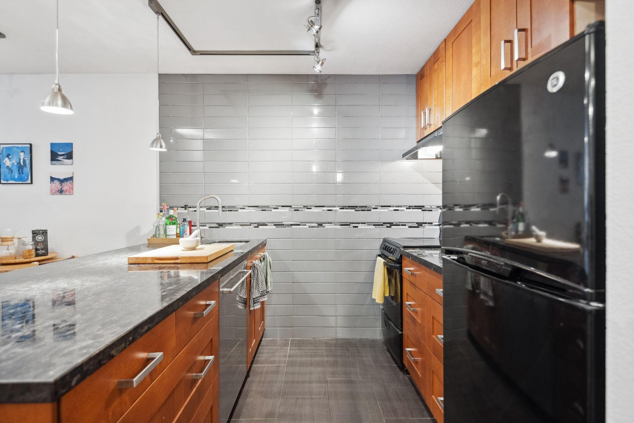 615 - 1330 Burrard Street, Vancouver, V6Z 2B8 — photo 1