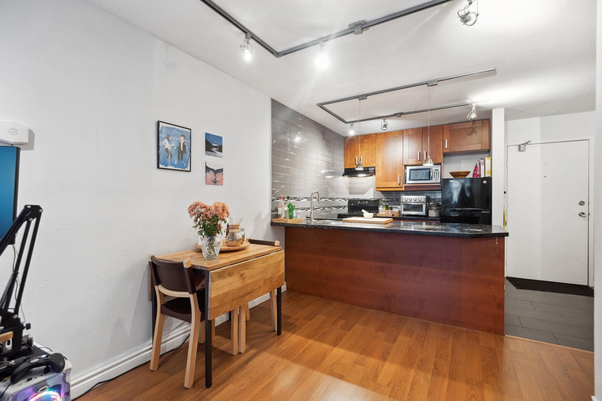 615 - 1330 Burrard Street, Vancouver, V6Z 2B8 — photo 5