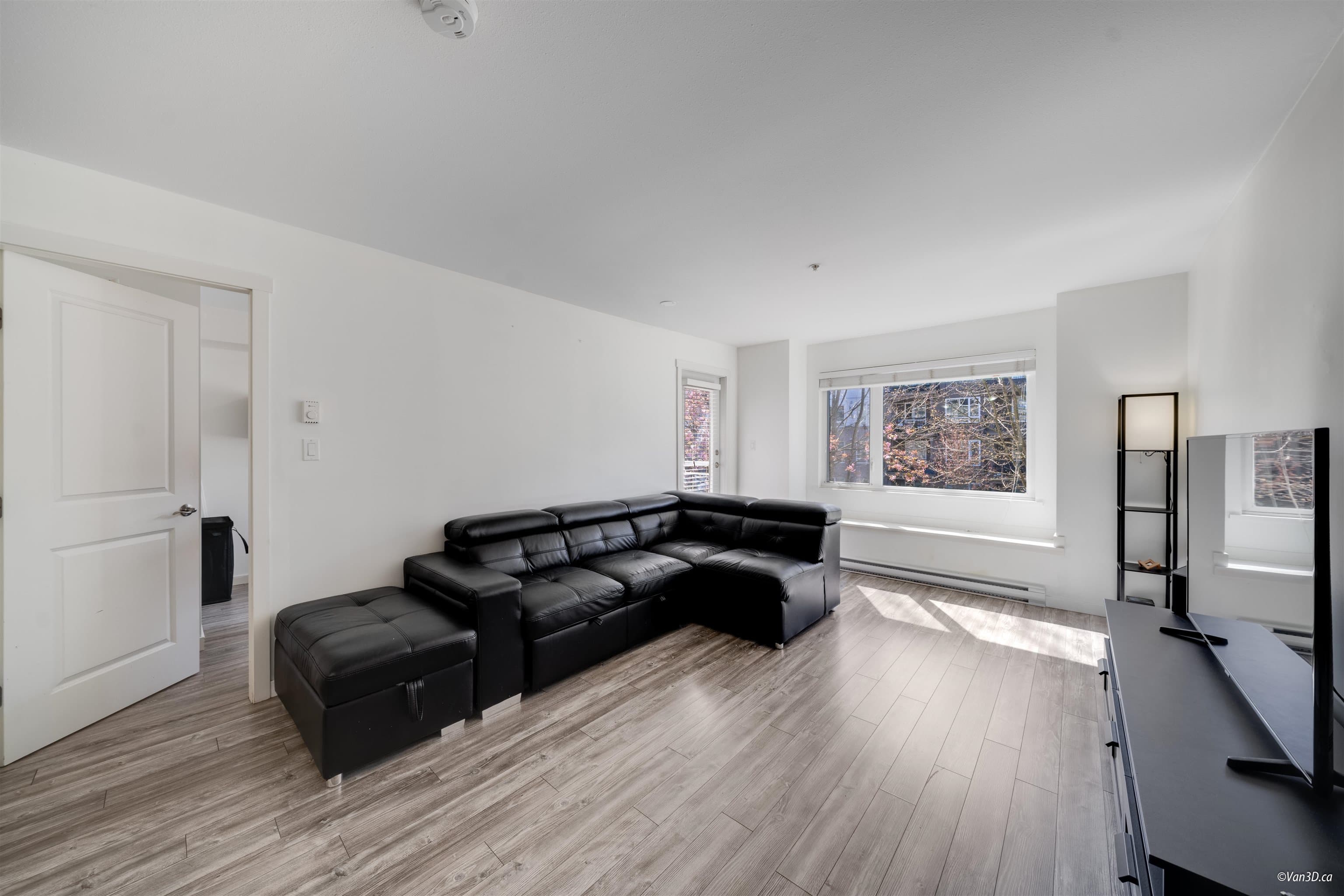 211 - 2373 Atkins Avenue, Port Coquitlam, V3C 1Y7 — photo 2