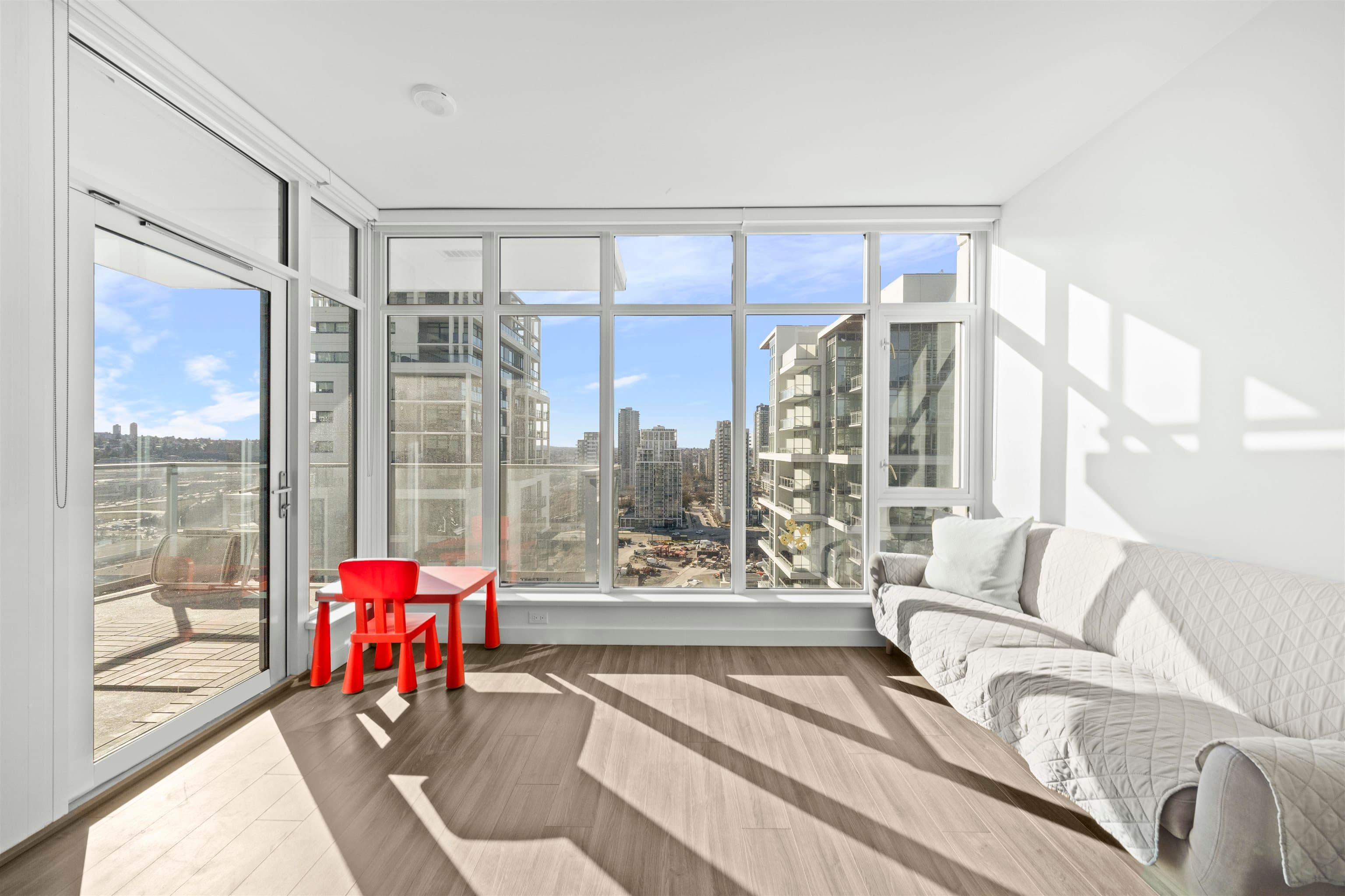 2208 - 2311 Beta Avenue, Burnaby, V5M 0M1 — photo 4