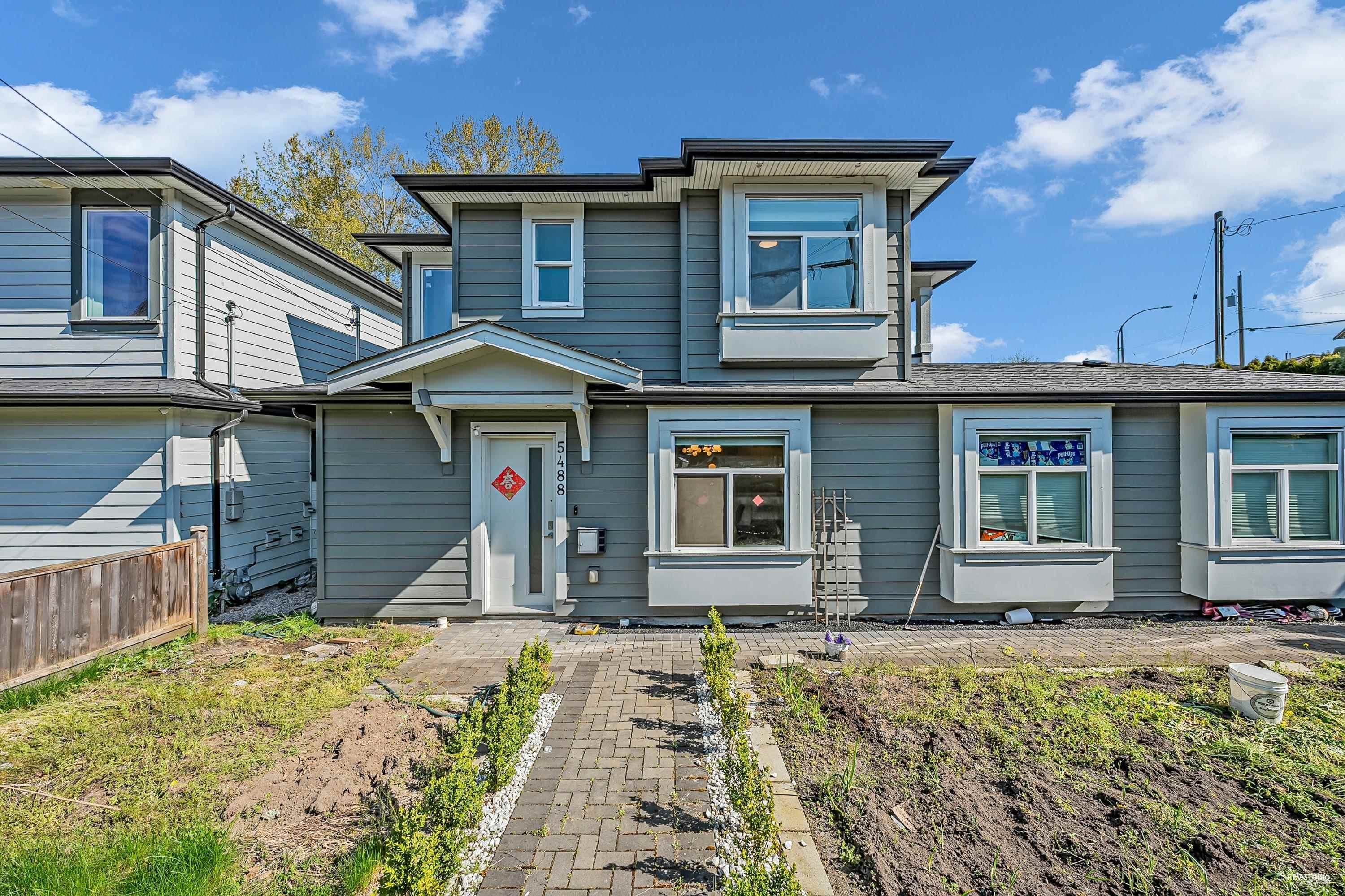 5488 Canada Way, Burnaby, V5E 3N3 — photo 1