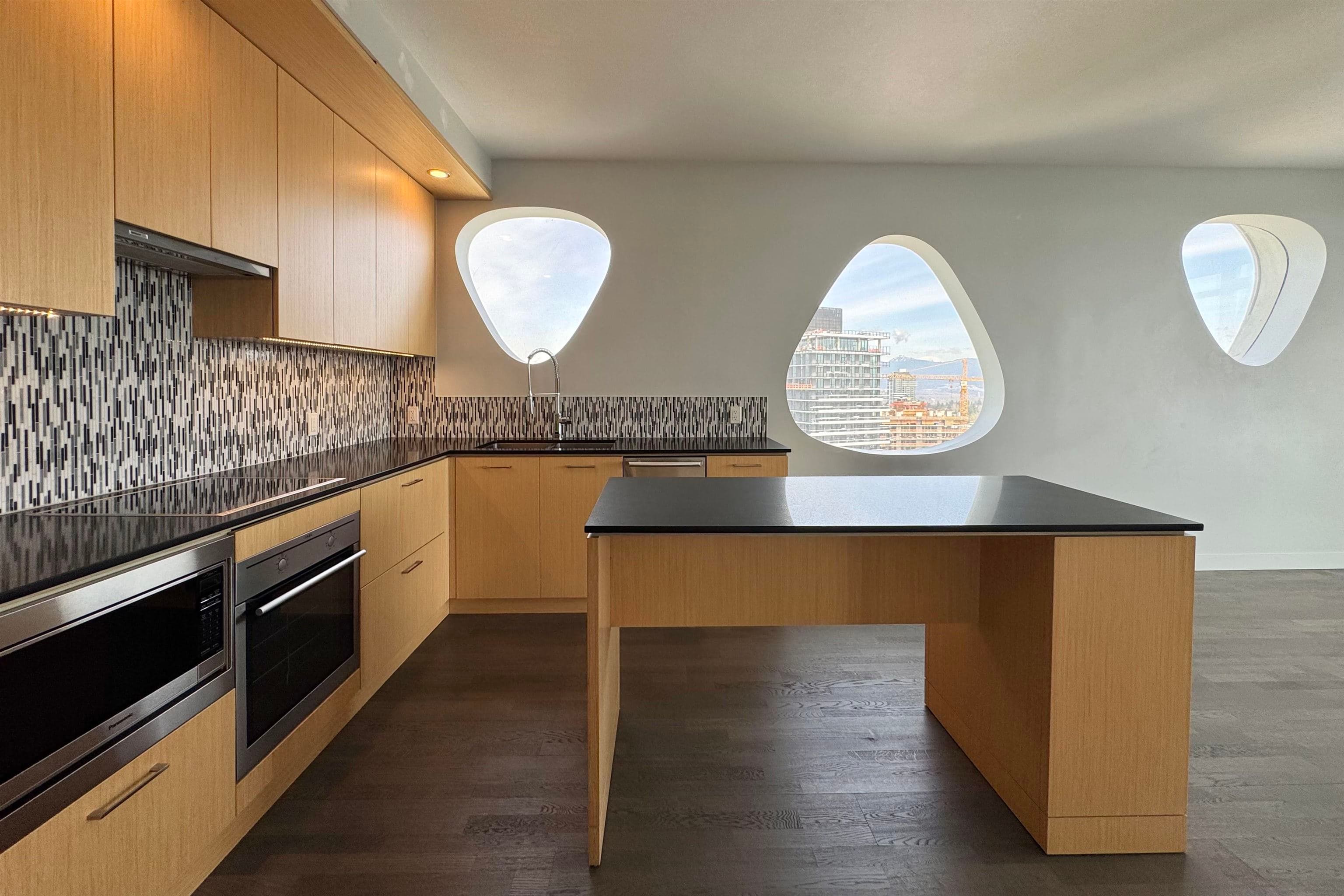 3201 - 13495 Central Avenue, Surrey, V3T 0K2 — photo 4