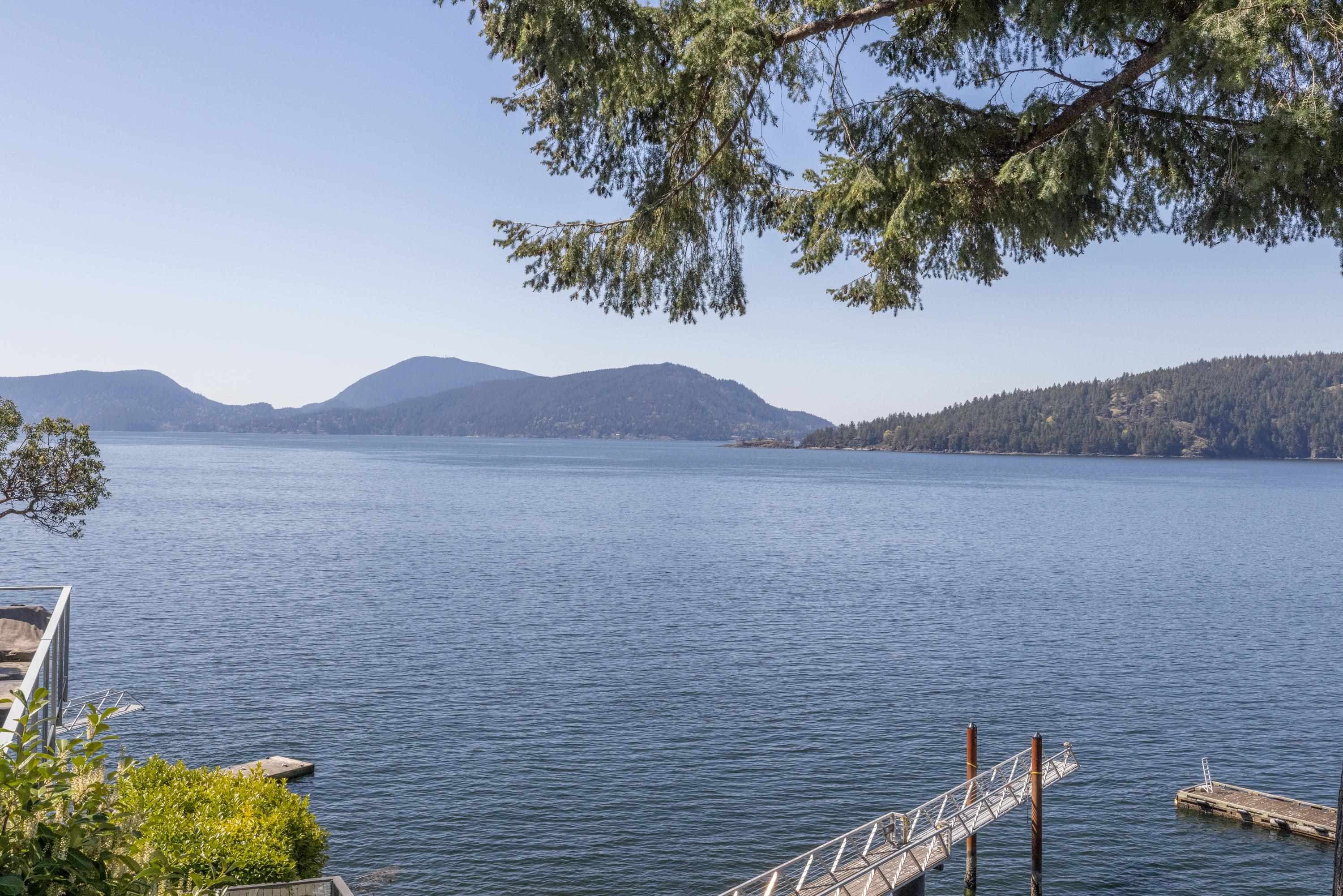 4 Strachan Point Road, West Vancouver