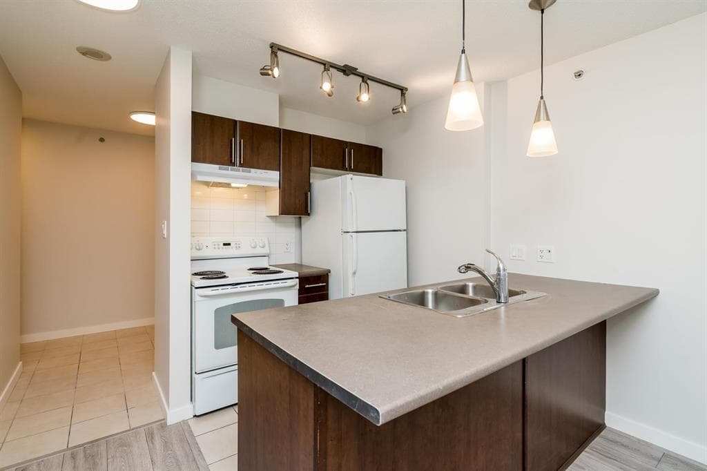 610 - 1178 Heffley Crescent, Coquitlam, V3B 0A7 — photo 4