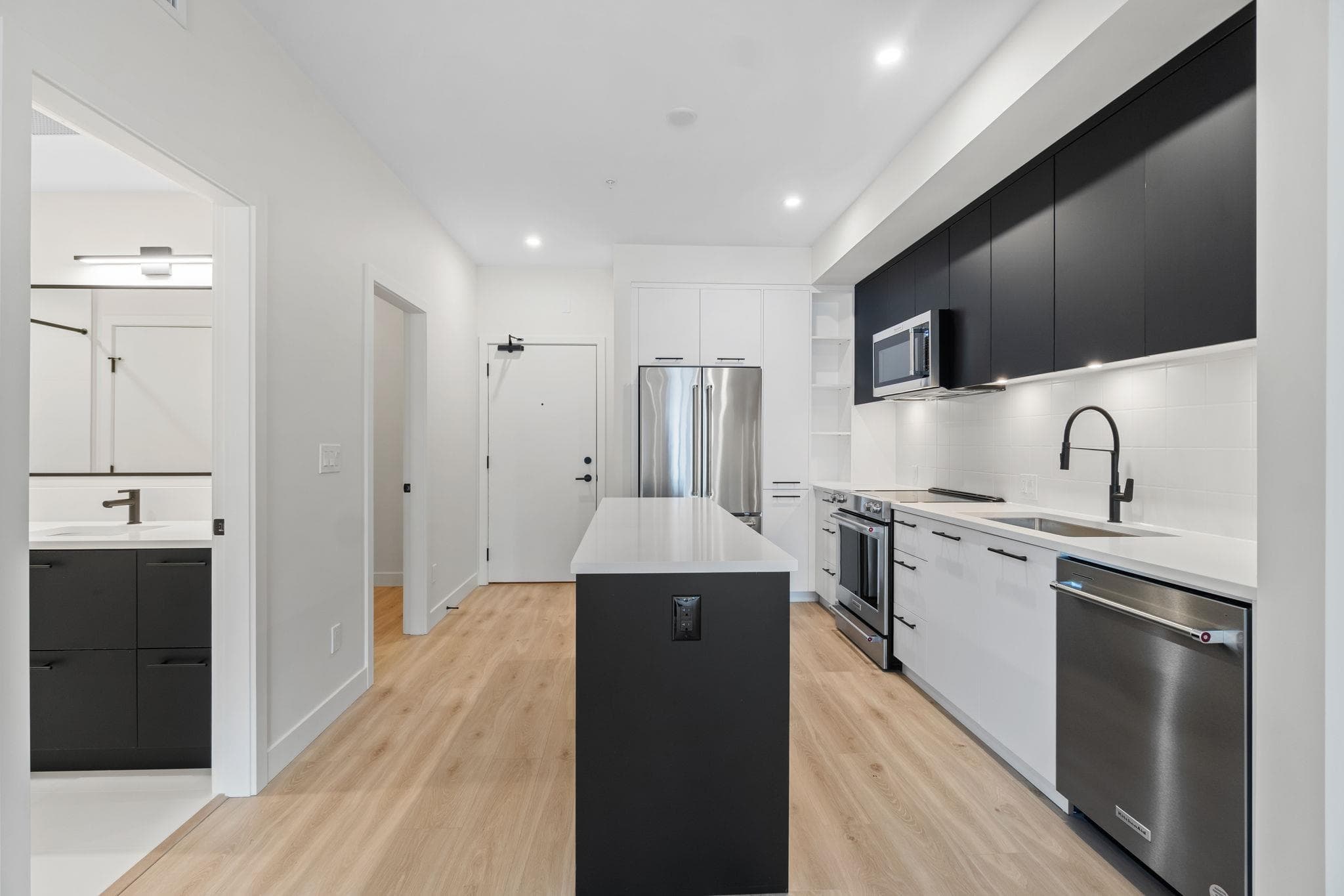 328 - 2635 King George Boulevard, Surrey, V4P 0H7 — photo 3