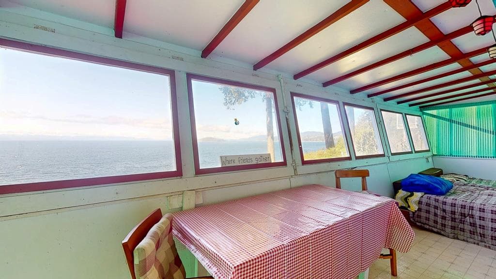 4987 Sunshine Coast Highway, Sechelt