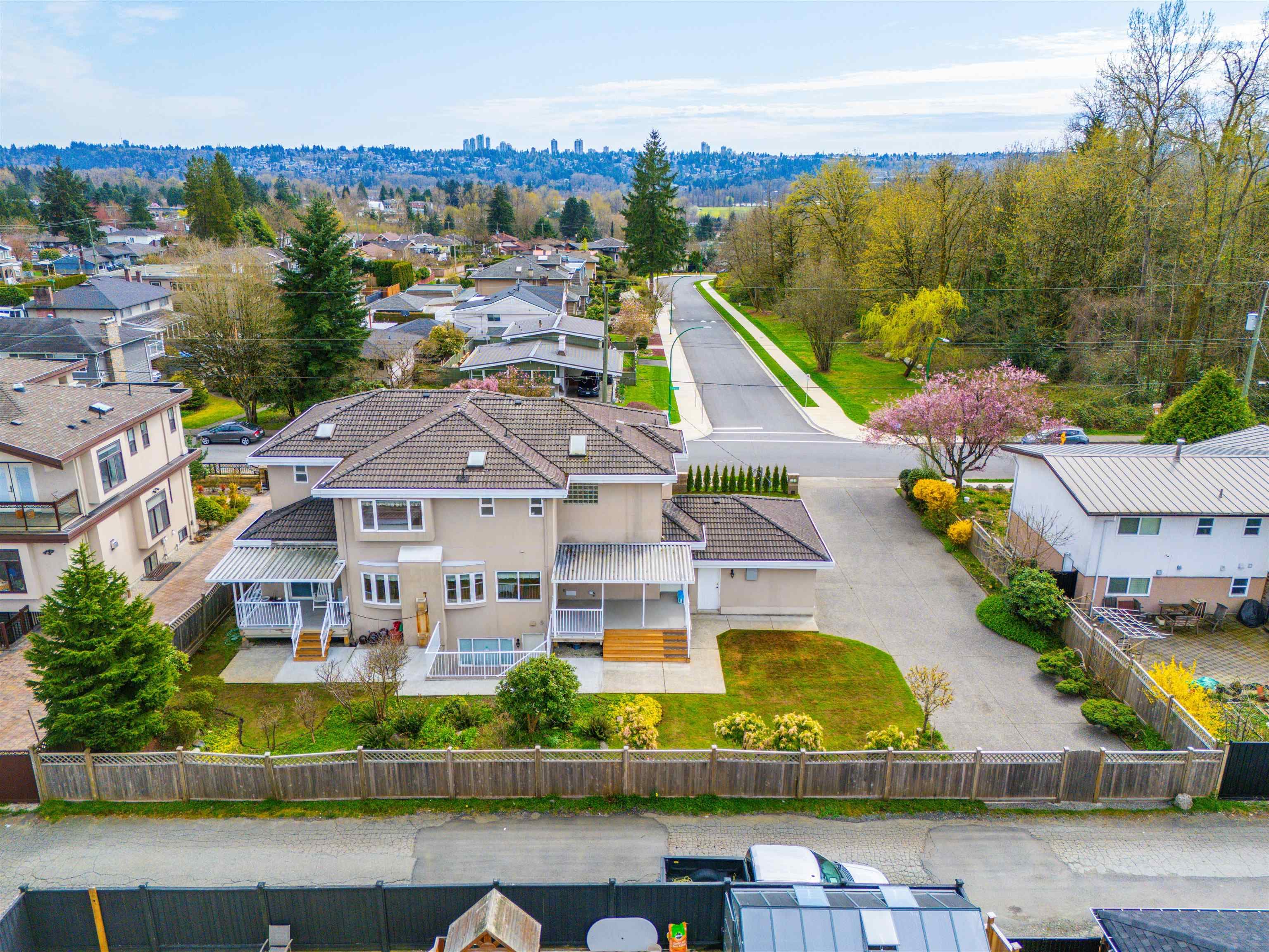 6941 Adair Street, Burnaby, V5B 2W8 — photo 3