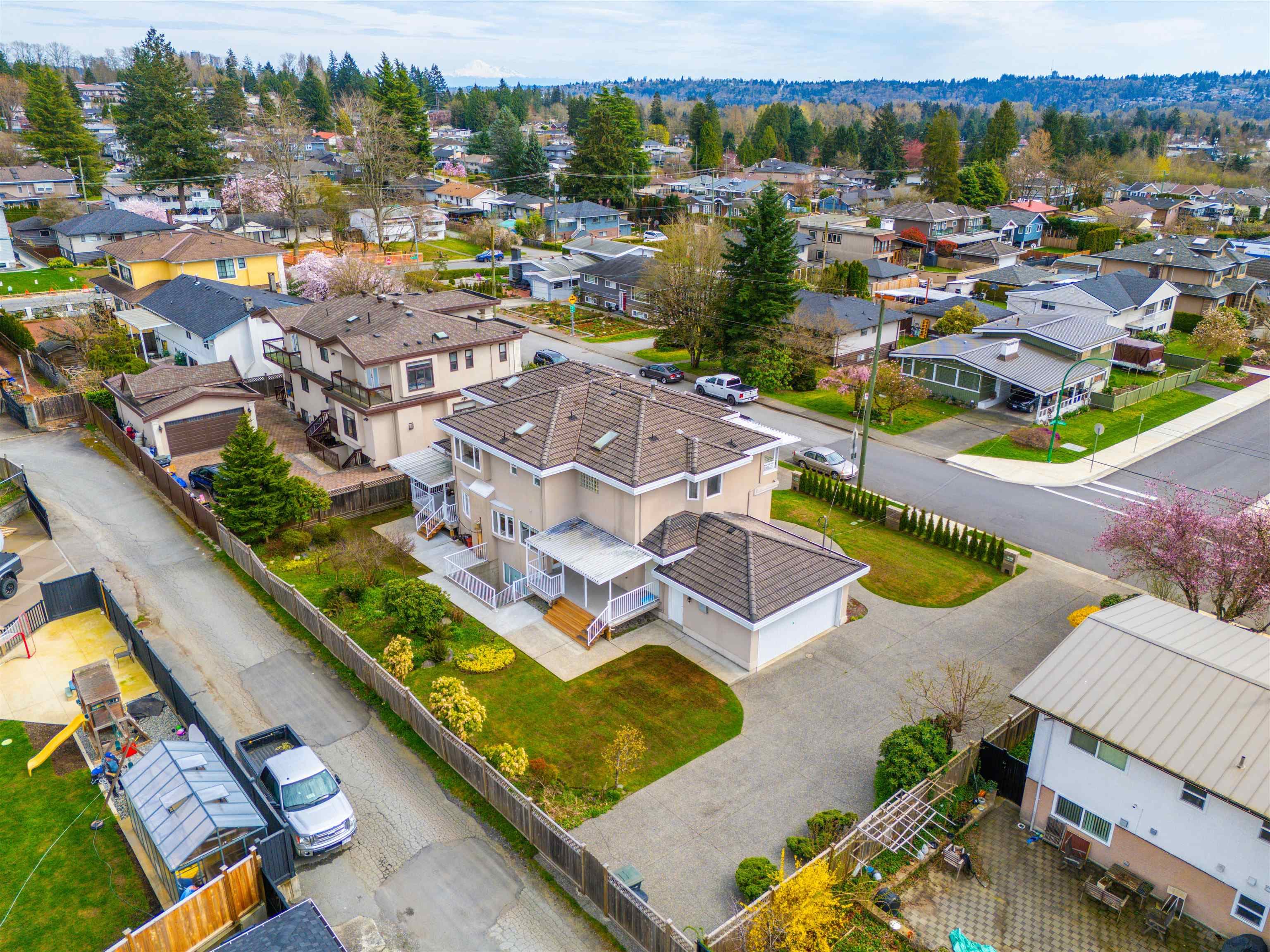 6941 Adair Street, Burnaby, V5B 2W8 — photo 4