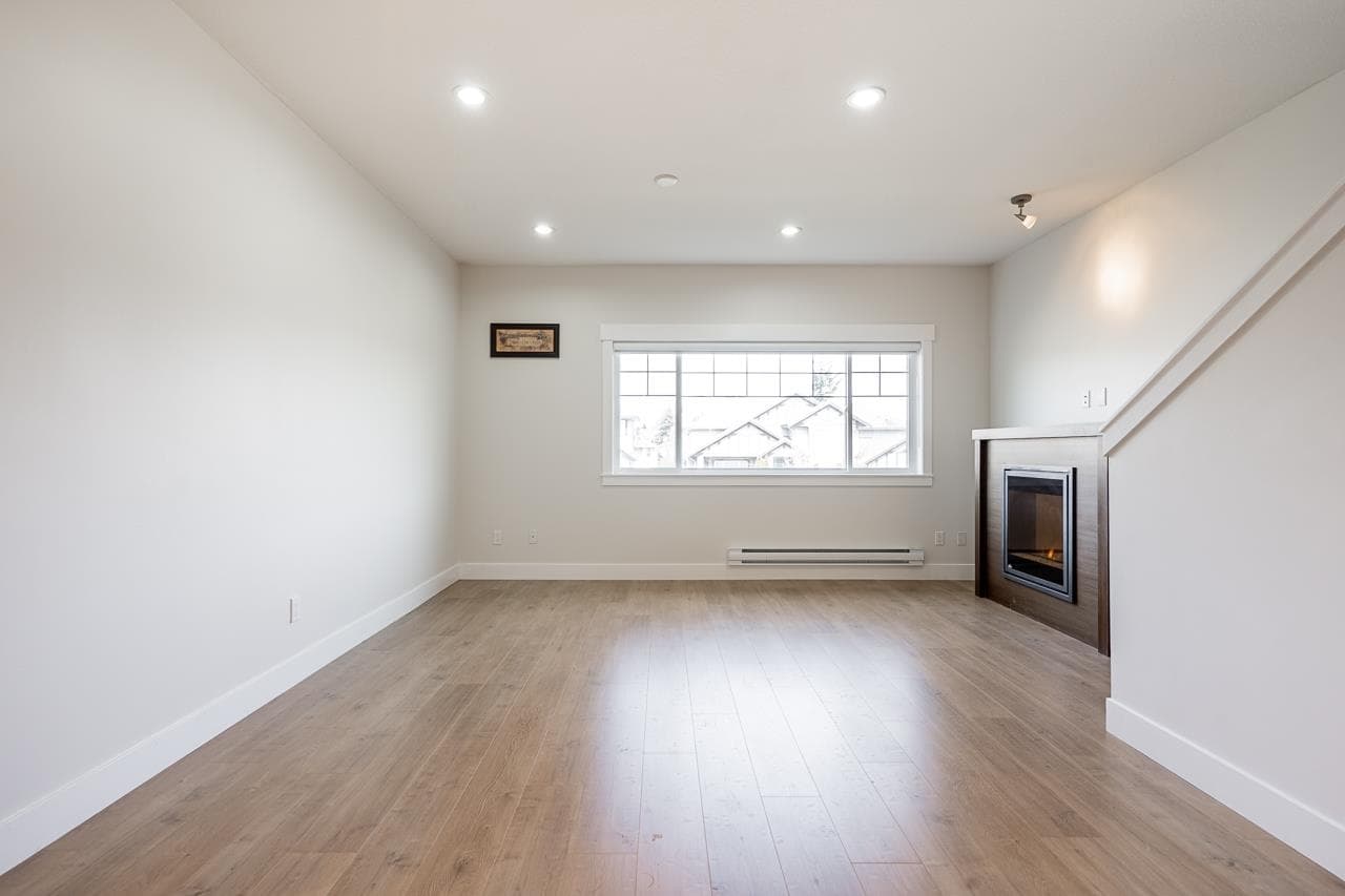 6 - 30748 Cardinal Avenue, Abbotsford, V2T 5P5 — photo 3