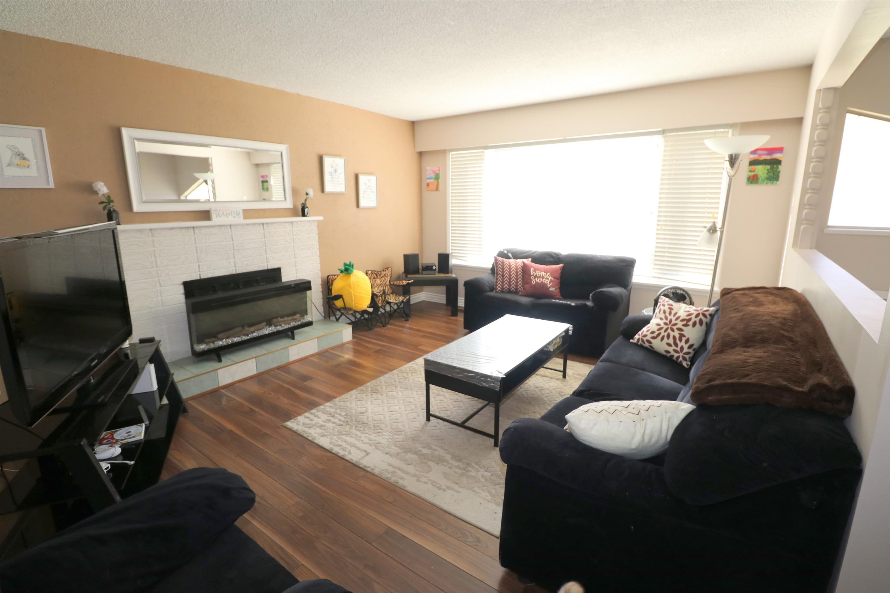 21161 Cook Avenue, Maple Ridge, V2X 7P7 — photo 2