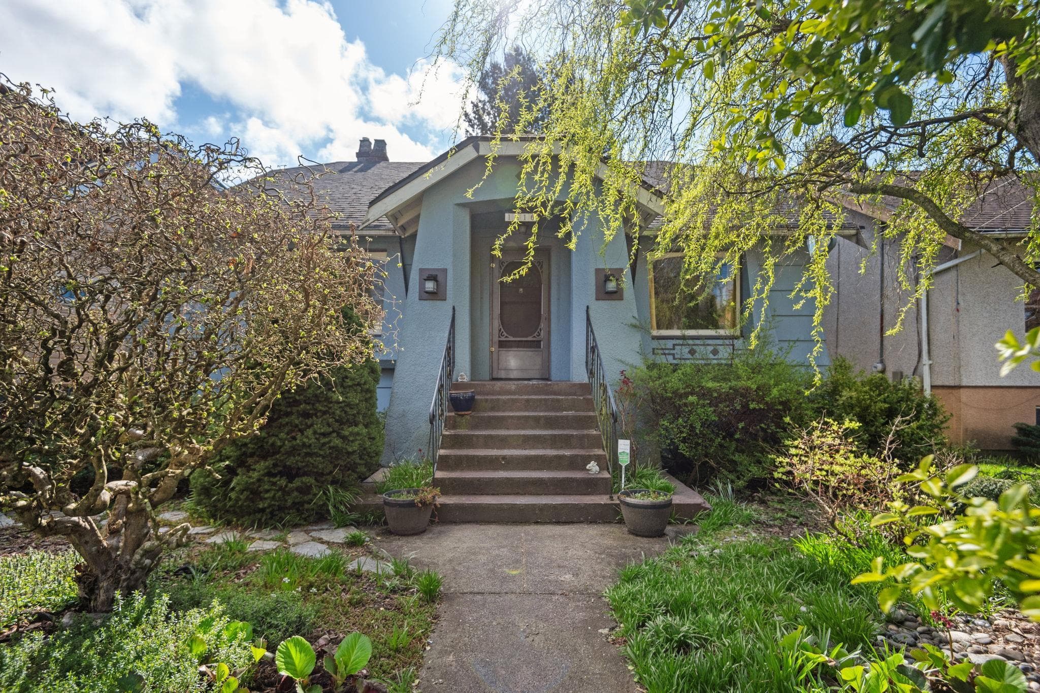 1216 Edinburgh Street, New Westminster