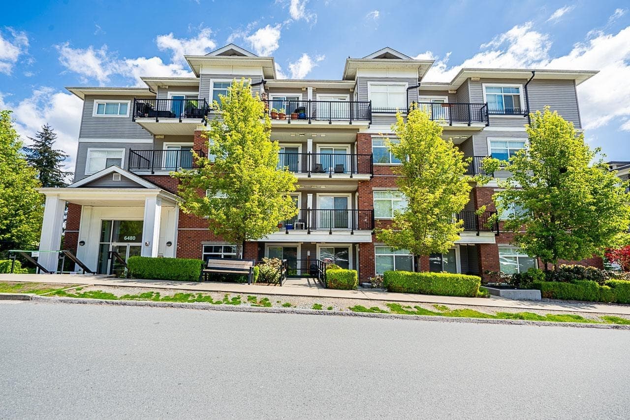 304 - 6480 195a Street, Surrey, V4N 6P1 — photo 1