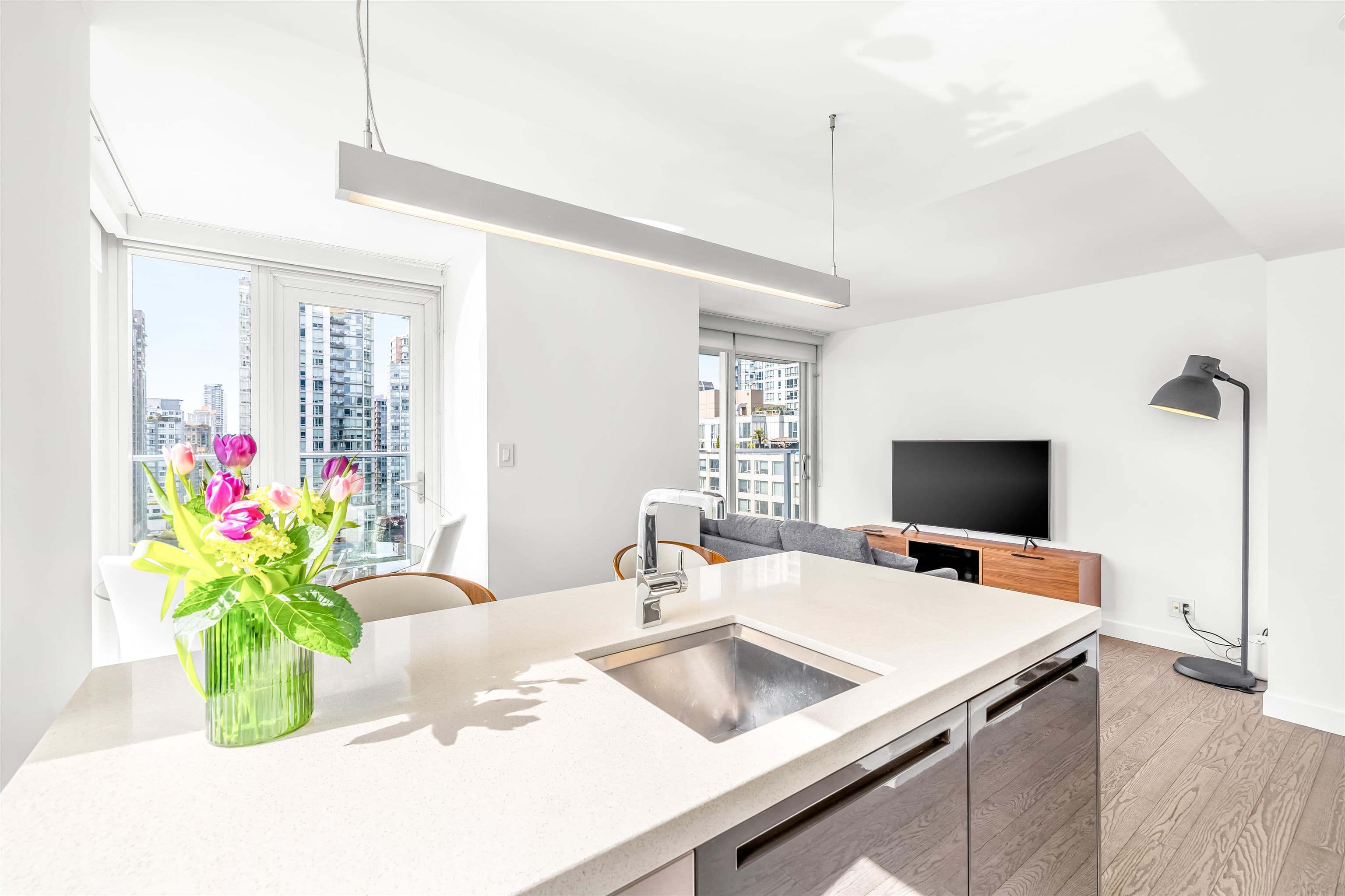 1512 - 777 Richards Street, Vancouver, V6B 0M6 — photo 4