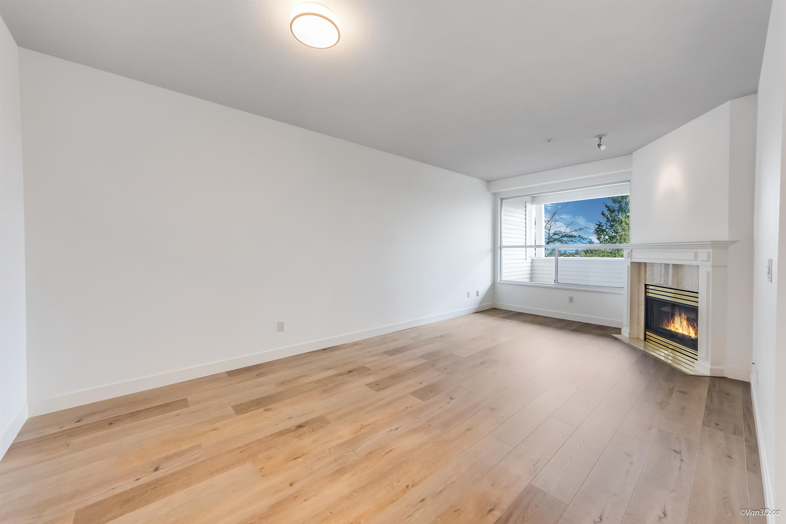 205 - 5270 Oakmount Crescent, Burnaby, V5H 4S1 — photo 2
