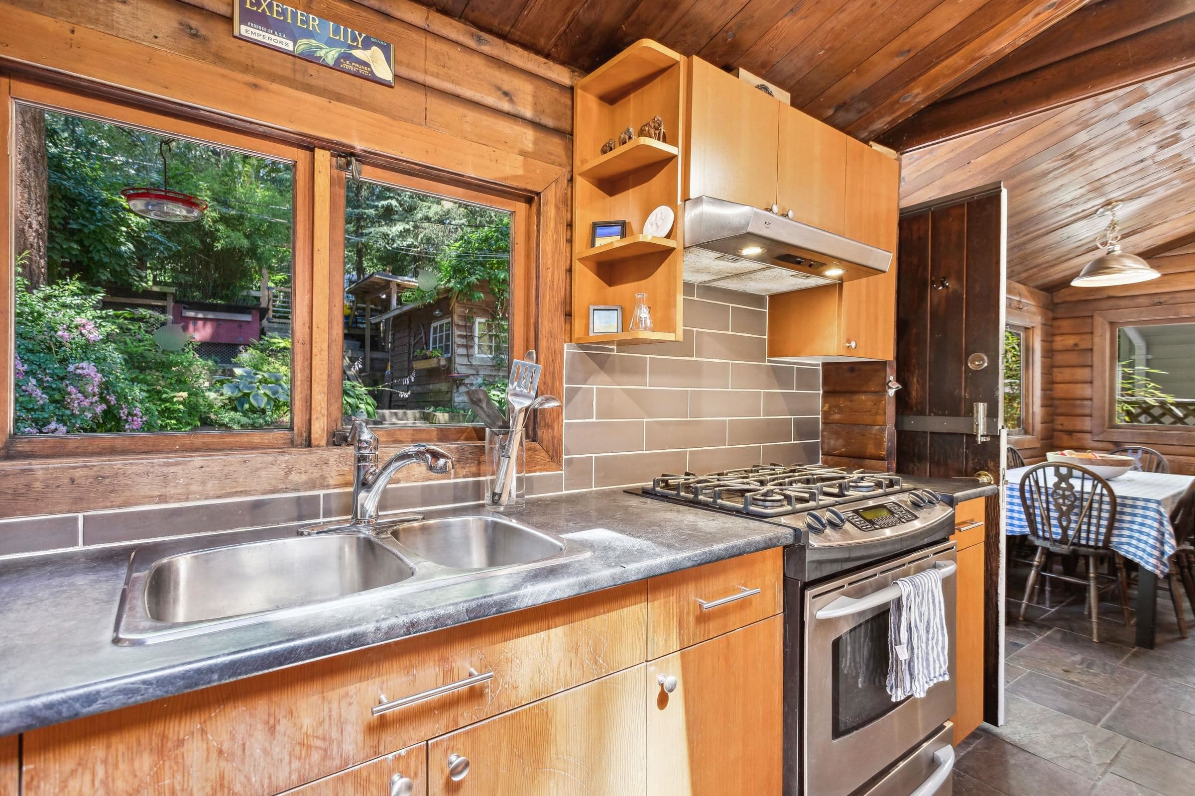 1088 Calverhall Street, North Vancouver, V7L 1Y3 — photo 4