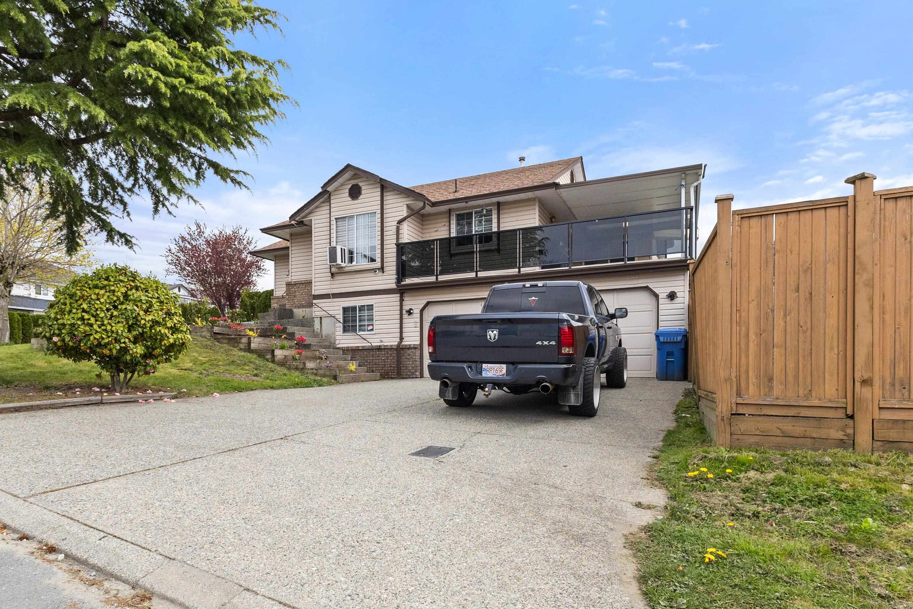 2930 Edgehill Avenue, Abbotsford, V2T 5J9 — photo 2