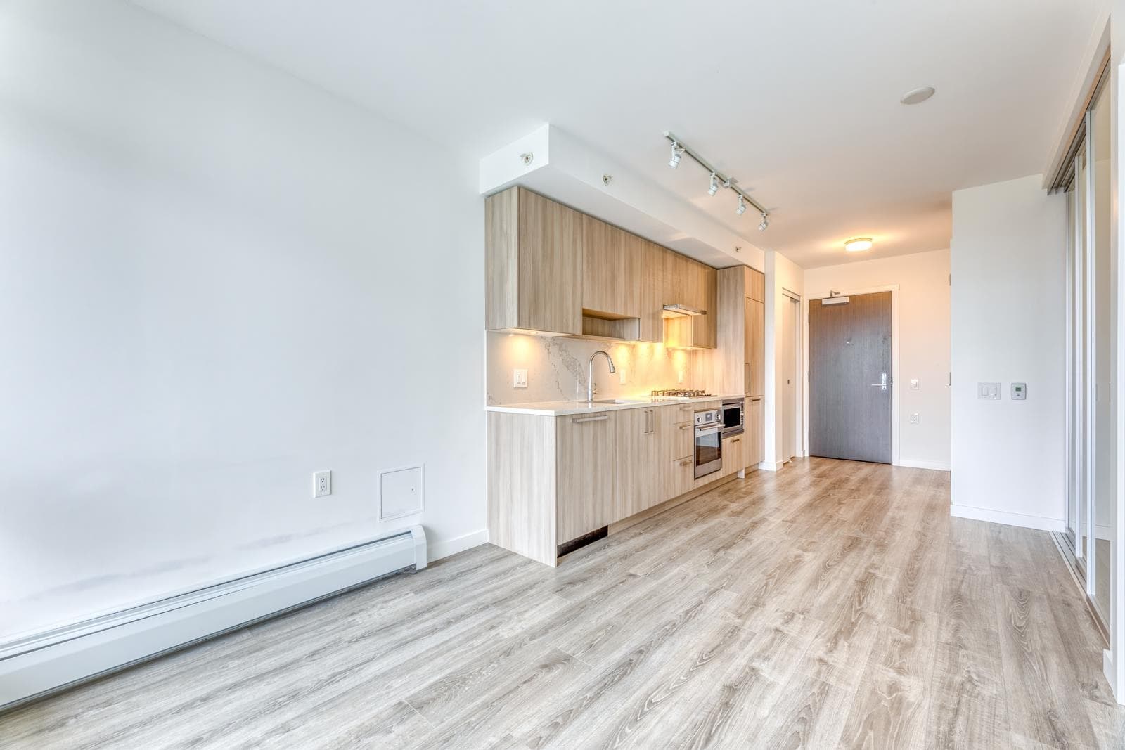 903 - 13350 Central Avenue, Surrey, V3T 0S1 — photo 3