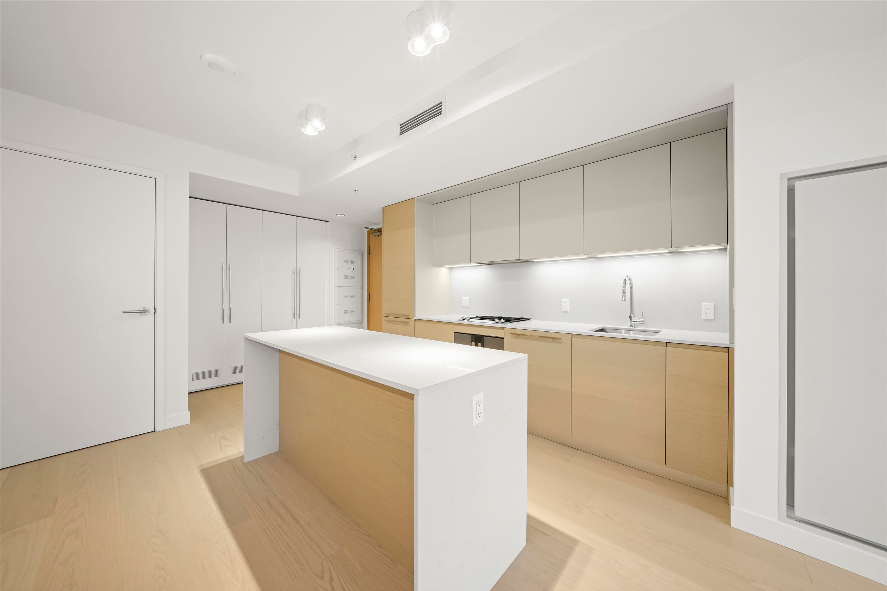 3207 - 1289 Hornby Street, Vancouver, V6G 1A5 — photo 2