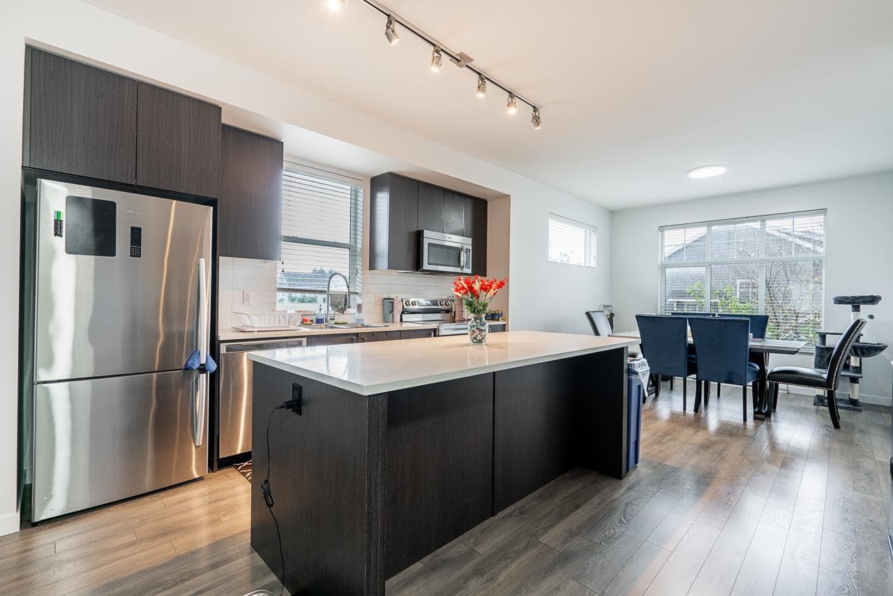 32 - 13636 81a Avenue, Surrey, V3W 1H9 — photo 4