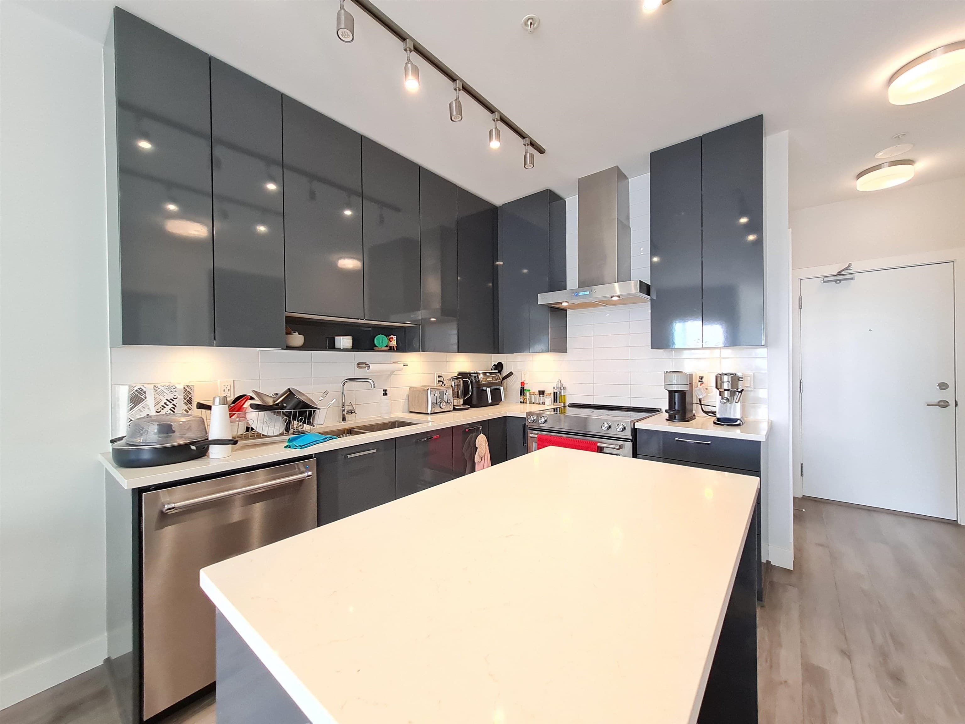 205 - 1768 Gilmore Avenue, Burnaby, V5C 0L4 — photo 1