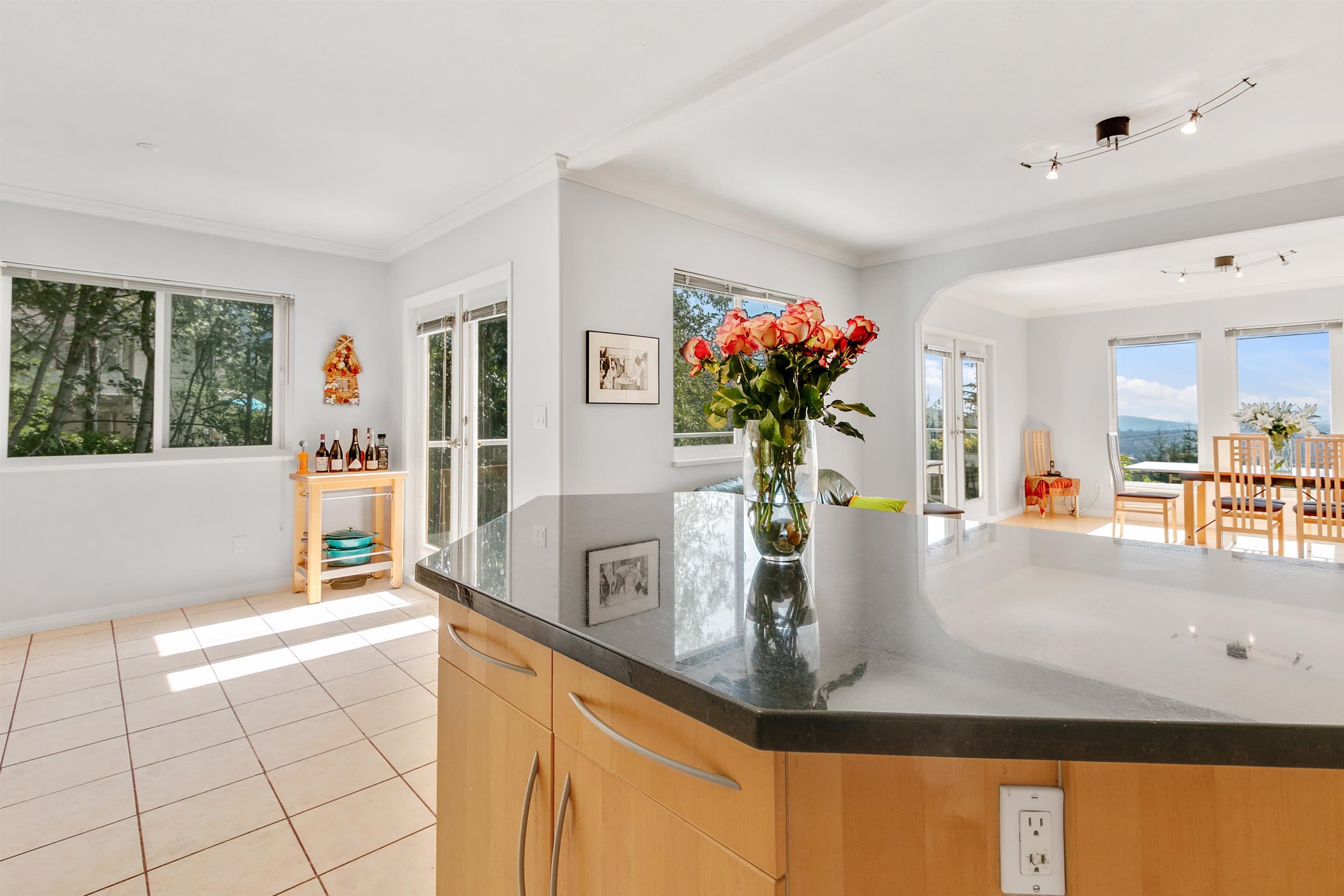 530 Craigmohr Drive, West Vancouver, V7S 1W6 — photo 5