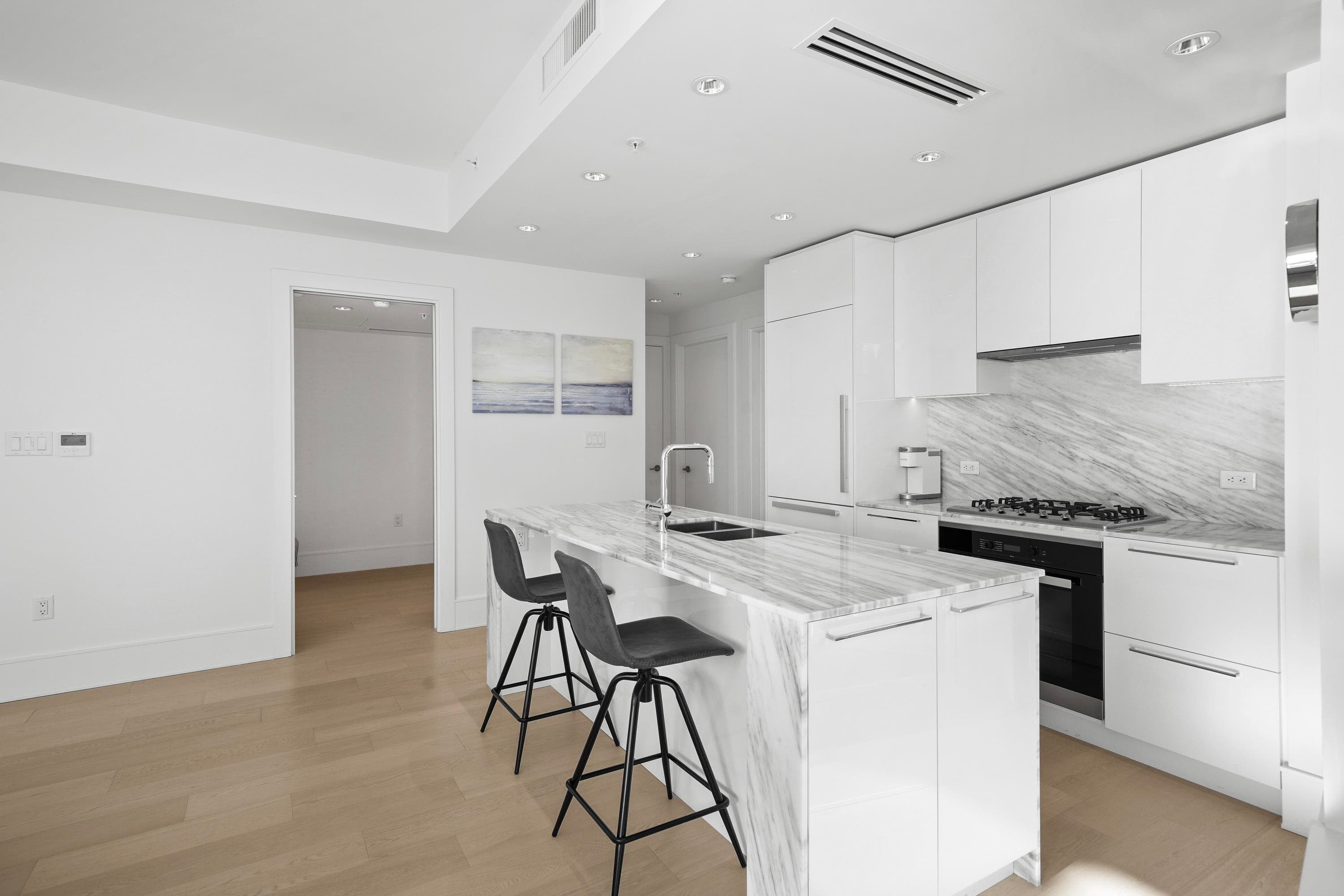 1604 - 1500 Martin Street, White Rock, V4B 0C2 — photo 4
