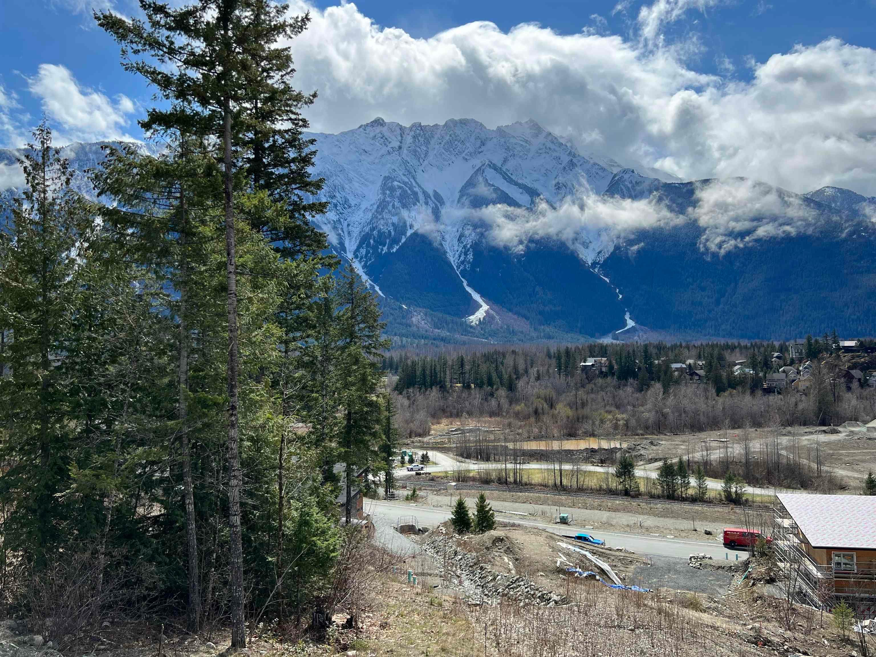 7677 Cerulean Drive, Pemberton, V0N 2L3 — photo 2
