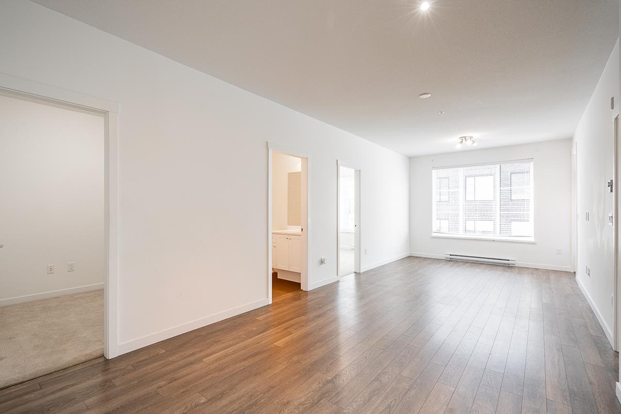 404 - 15825 85 Avenue, Surrey, V4N 6W9 — photo 2