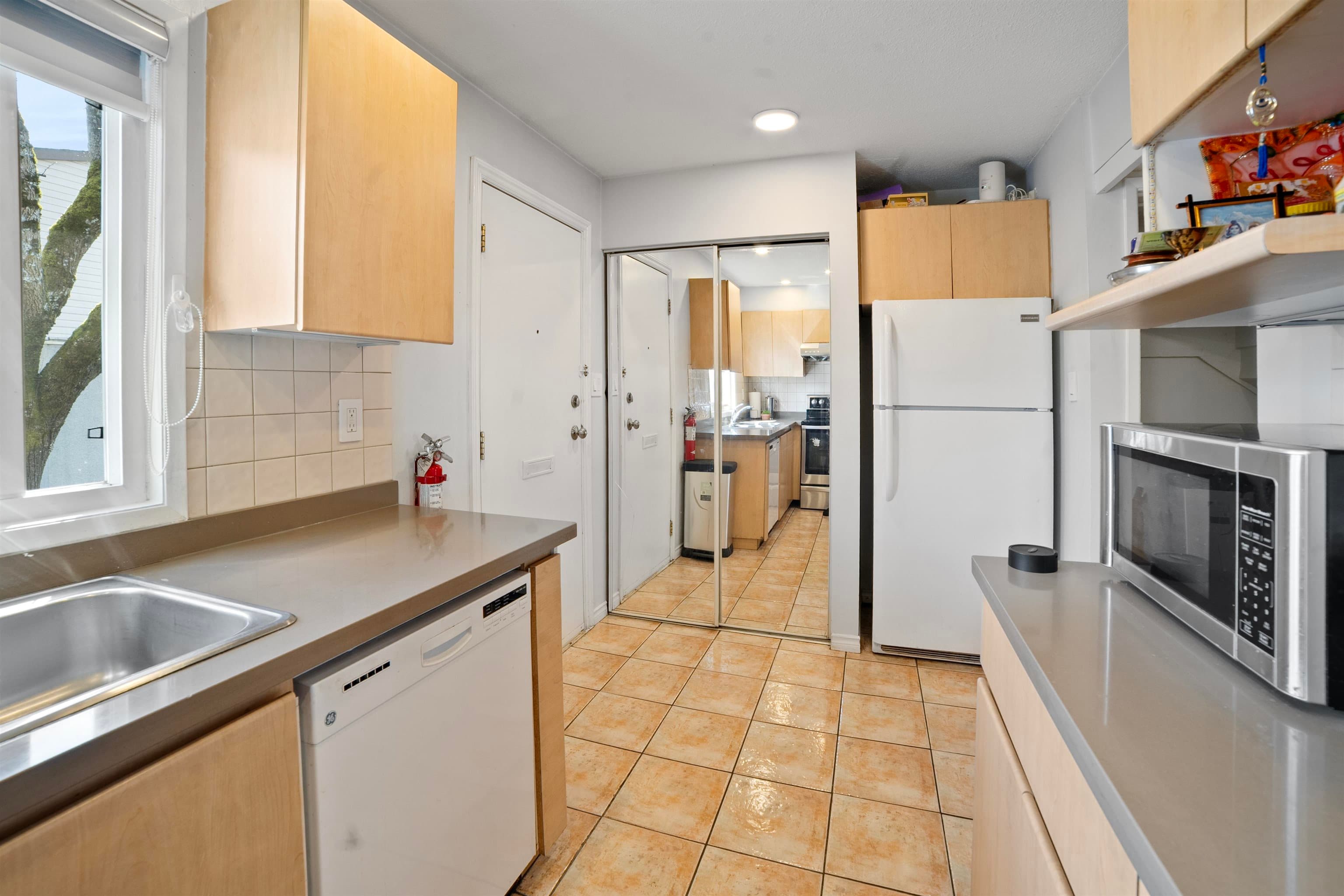 2 - 3558 E 49th Avenue, Vancouver, V5S 1M4 — photo 4