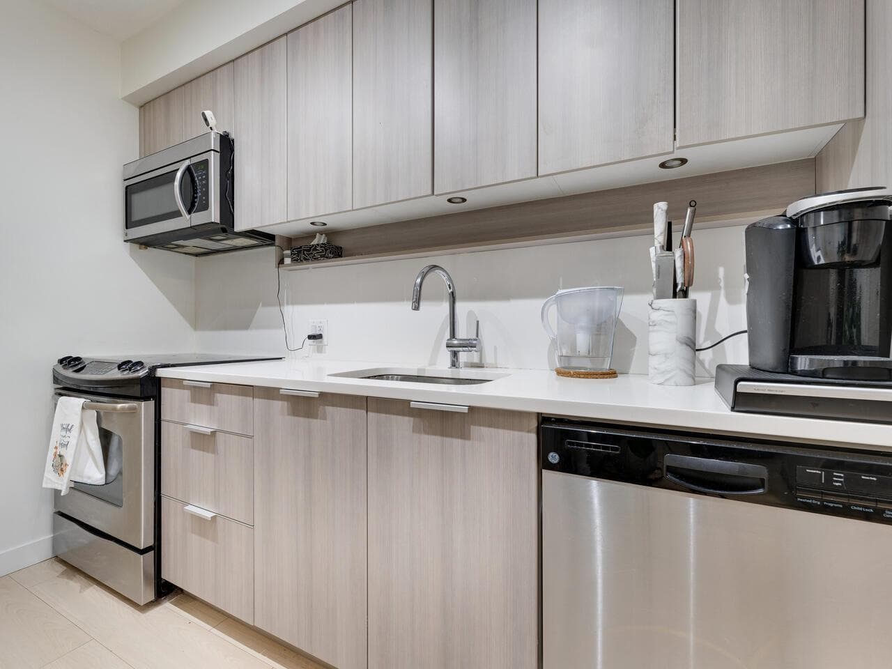 2311 - 13308 Central Avenue, Surrey, V3T 0M4 — photo 3