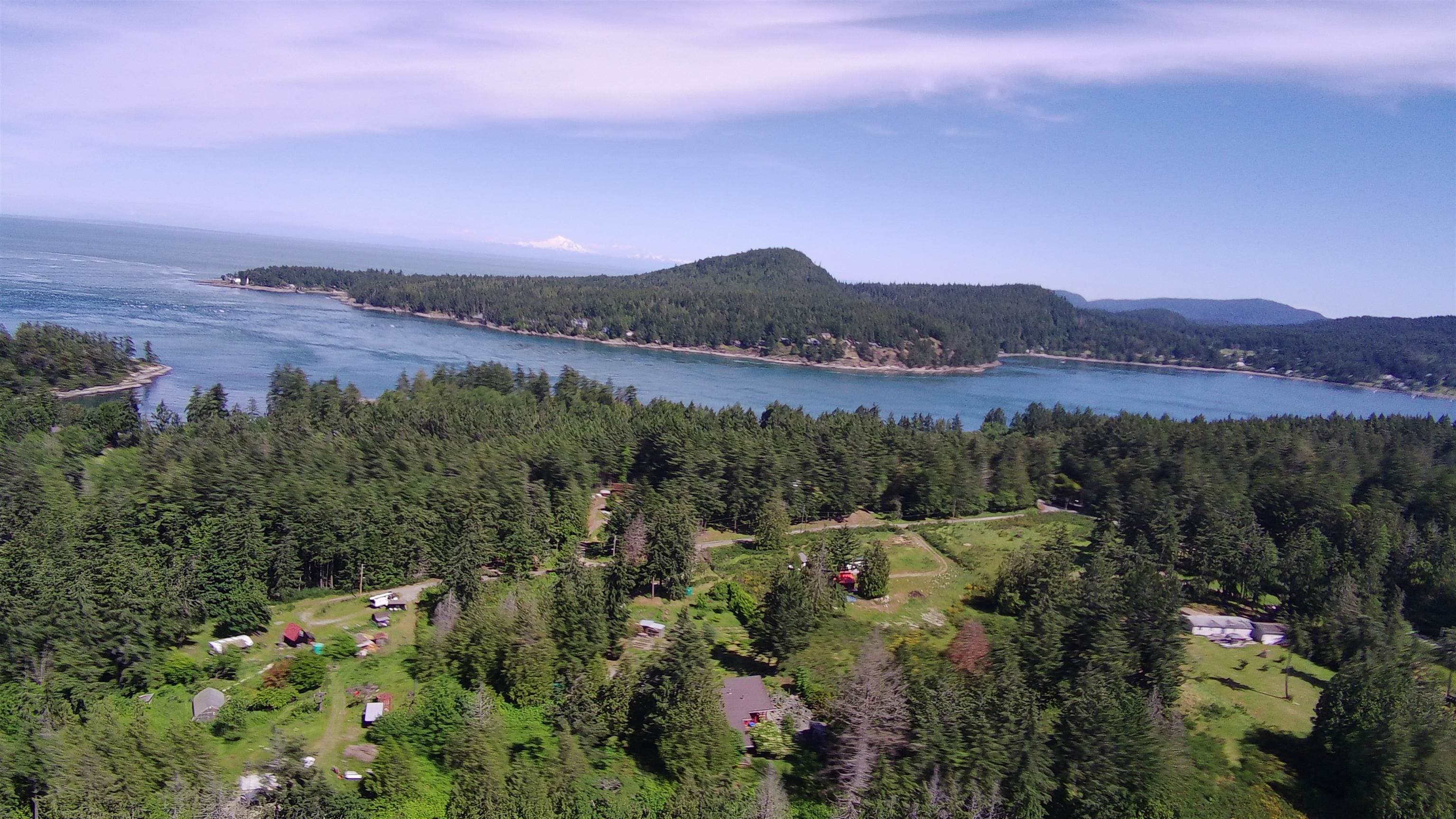 556 E Bluff Road, Galiano Island, V0N 1P0 — photo 3
